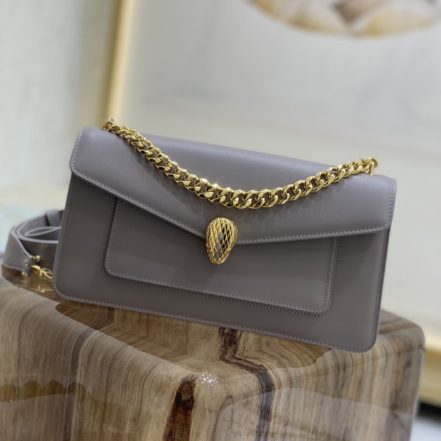 SERPENT EAST-WEST MAXI CHAIN SHOULDER 28CM BAG GREY CALFSKIN