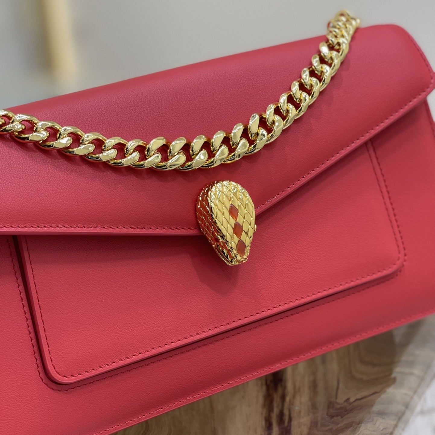 SERPENT EAST-WEST MAXI CHAIN SHOULDER 28CM BAG RED CALFSKIN