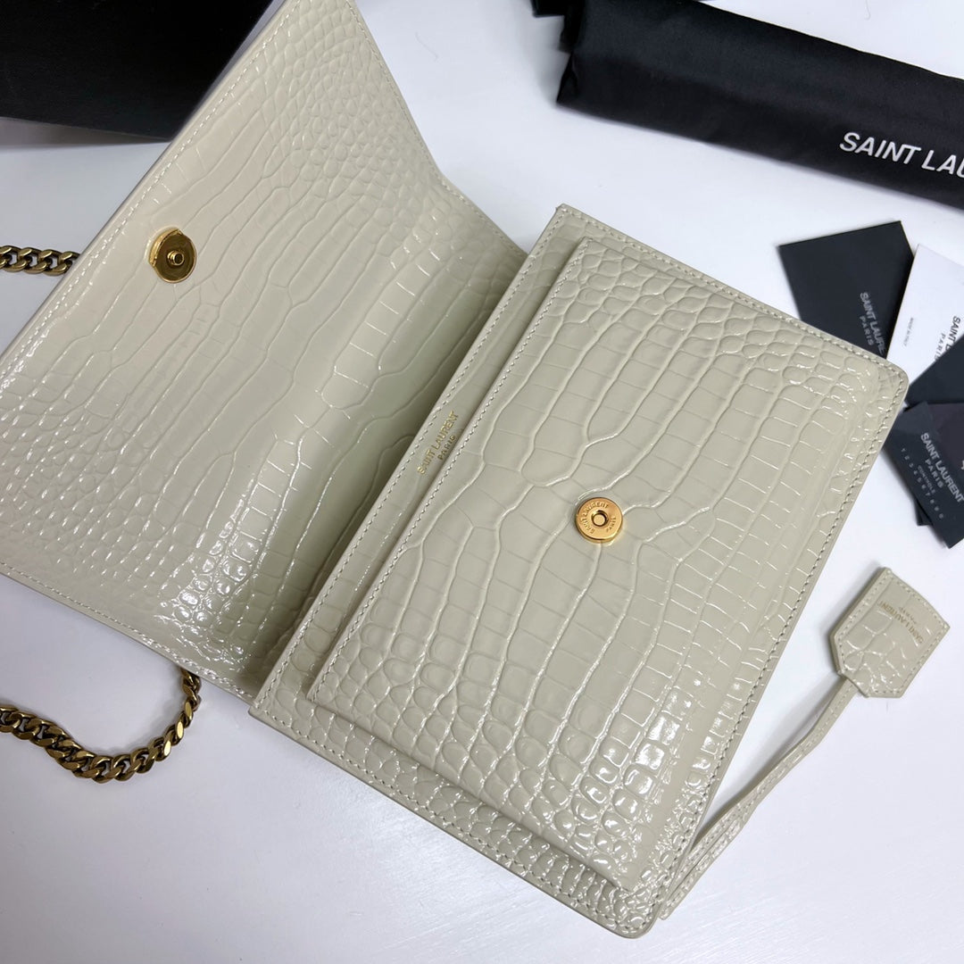 SUNSET MEDIUM 22 IN WHITE CROCODILE PATTERN CALFSKIN GOLD HARDWARE