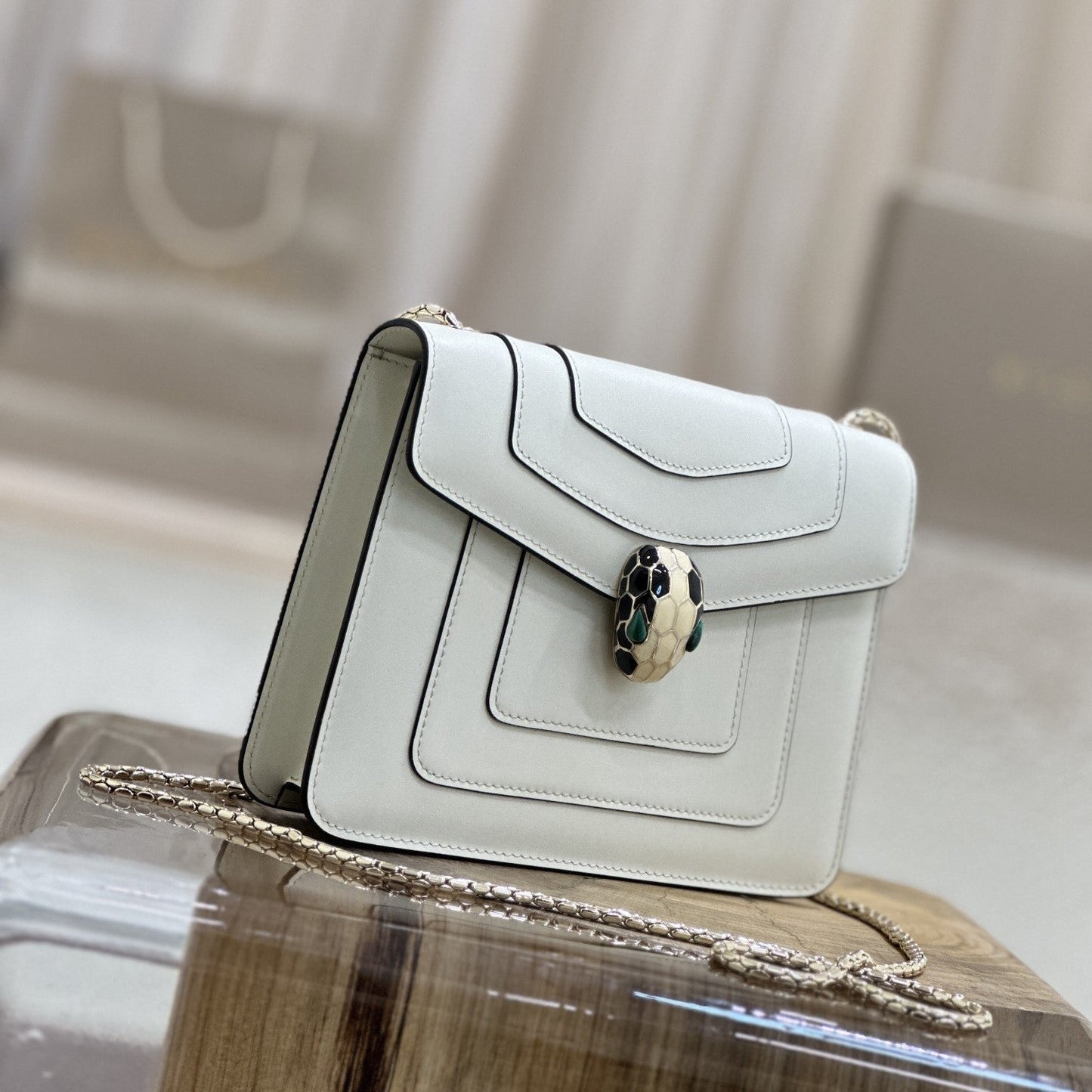 SERPENT FOREVER CROSSBODY 20CM BAG WHITE CALFSKIN 1 COMPARTMENT