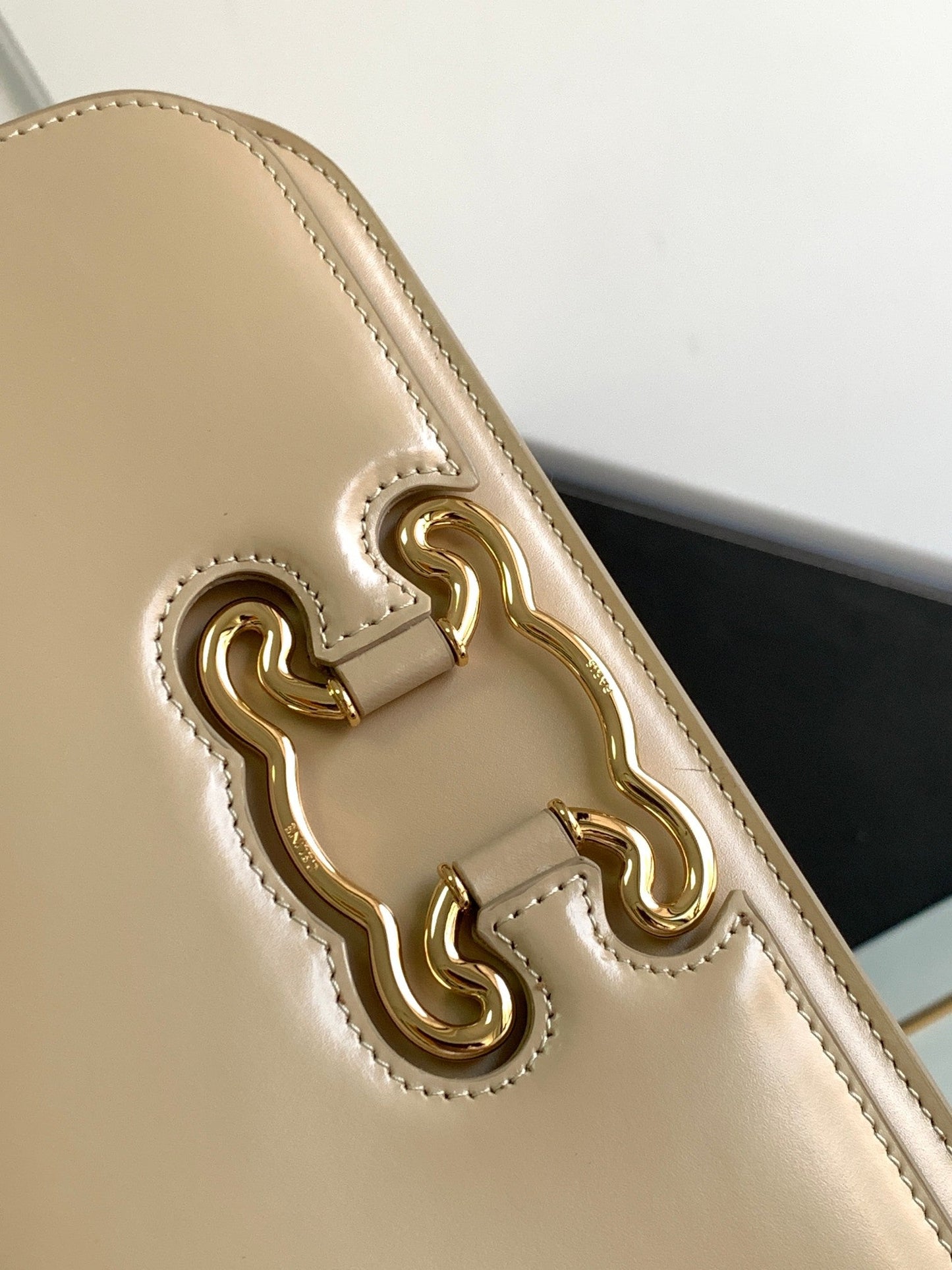 TRIOMPHE FRAME 23 BEIGE CREAM CALFSKIN