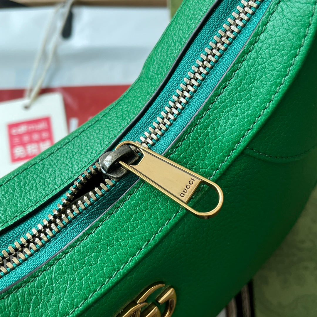 SHOULDER BAG 25 IN GREEN CALFSKIN GOLD HARDWARE