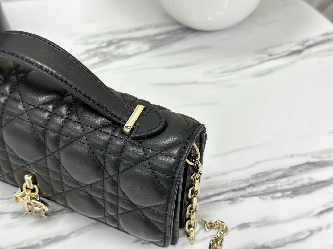 LADY CHAIN BAG 21 IN BLACK LAMBSKIN