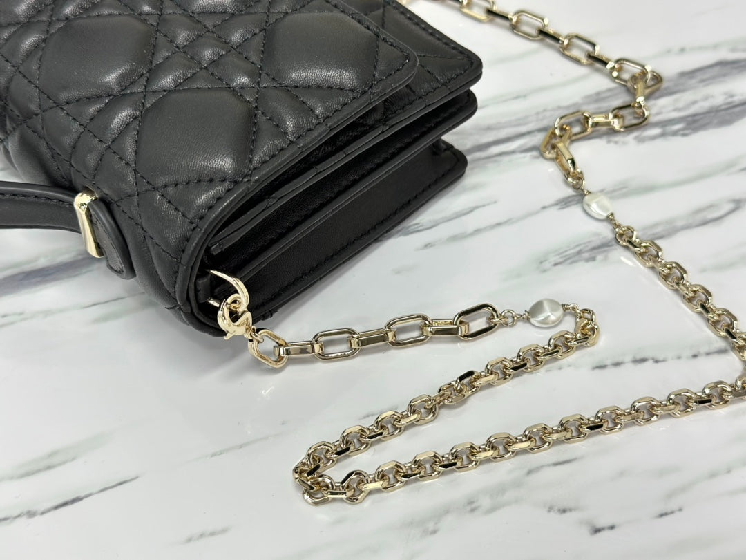 LADY CHAIN BAG 21 IN BLACK LAMBSKIN