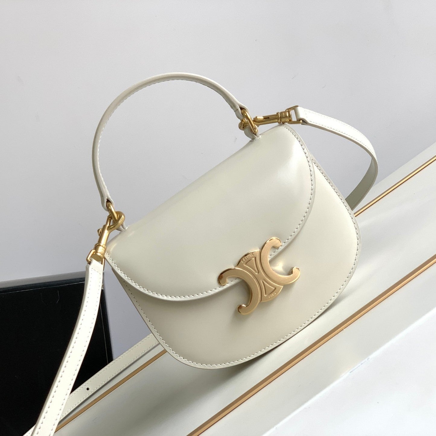 TEEN CHAIN BESACE TRIOMPHE 15.5CM WHITE CALFSKIN