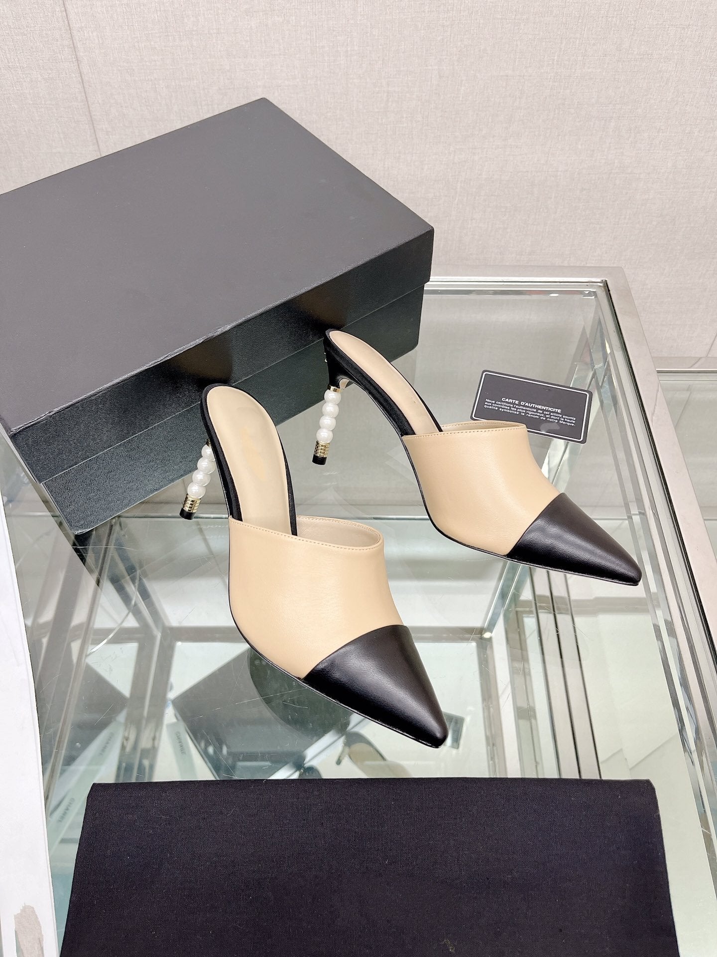 cc high heel 85 mule beige black lambskin