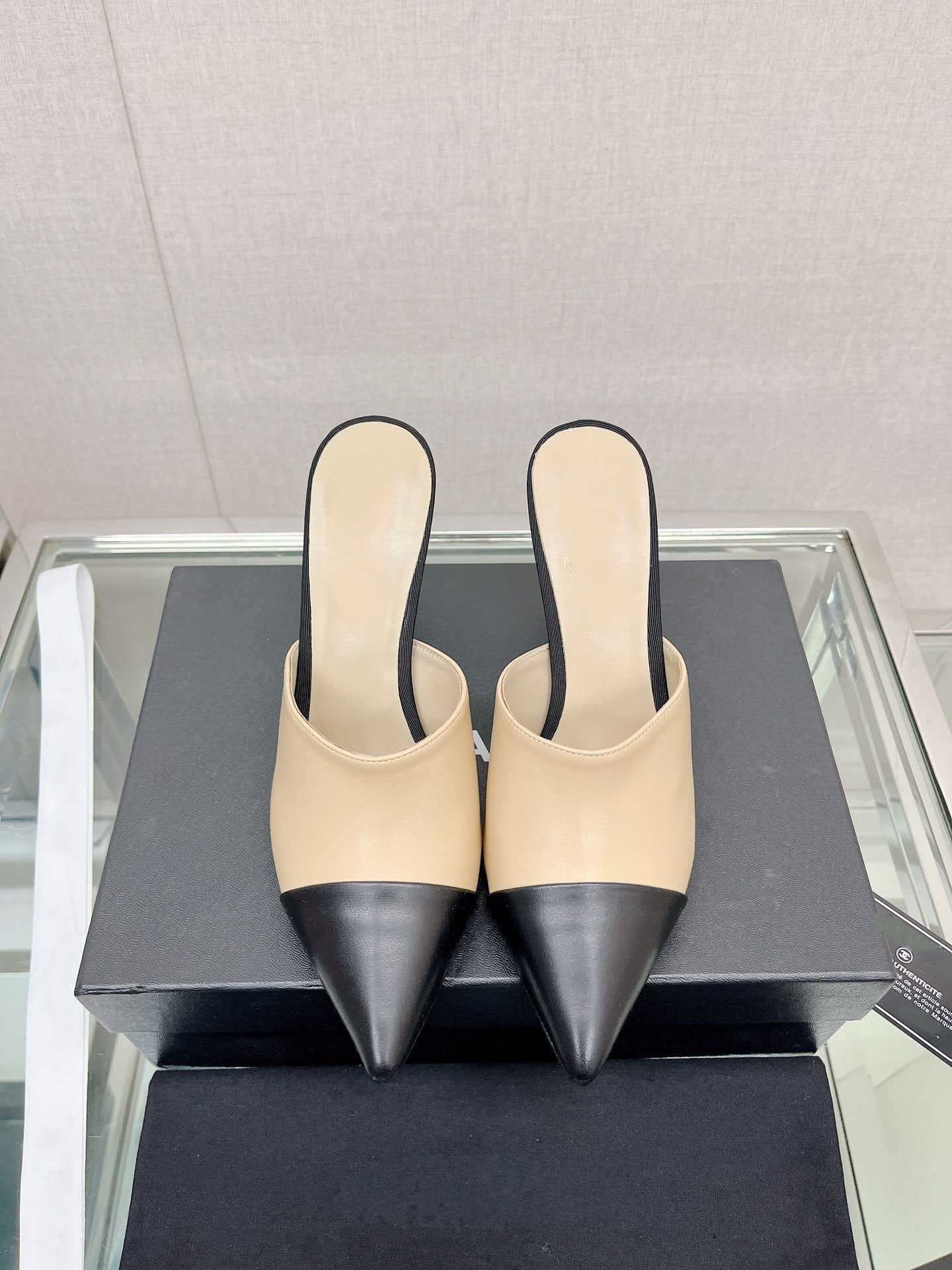 cc high heel 85 mule beige black lambskin