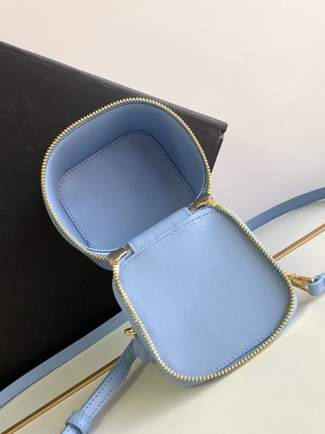 MINI VANITY CASE TRIOMPHE SKY BLUE CALFSKIN