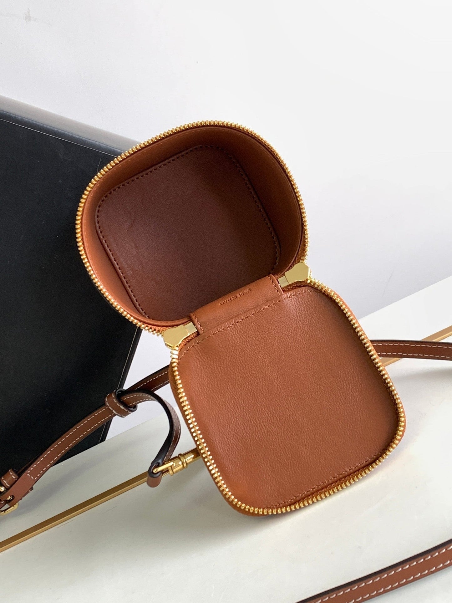 MINI VANITY CASE TRIOMPHE TAN CALFSKIN