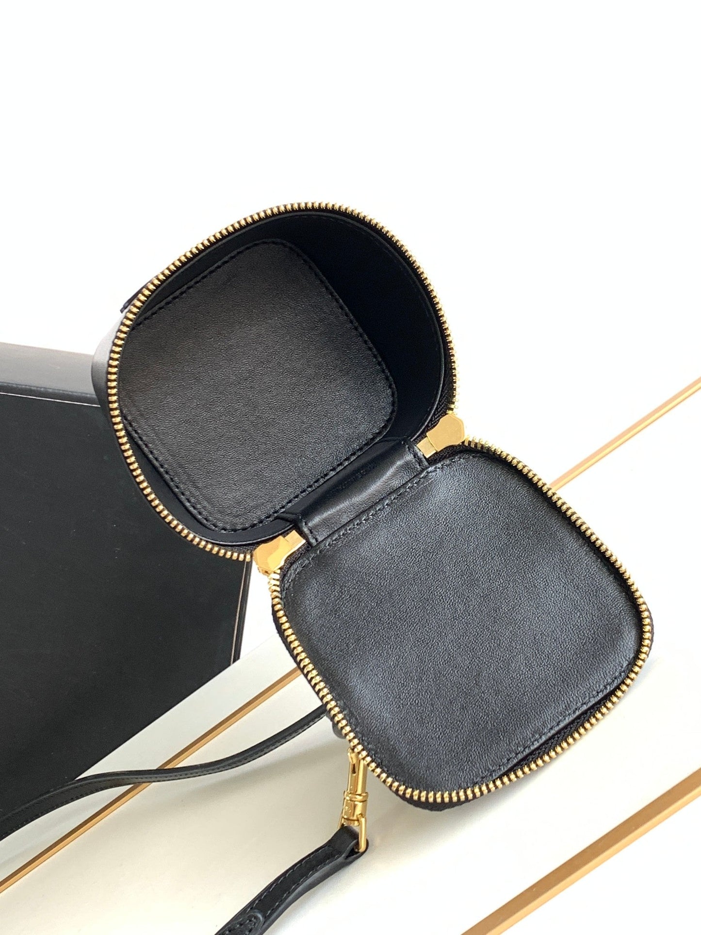 MINI VANITY CASE TRIOMPHE BLACK CALFSKIN