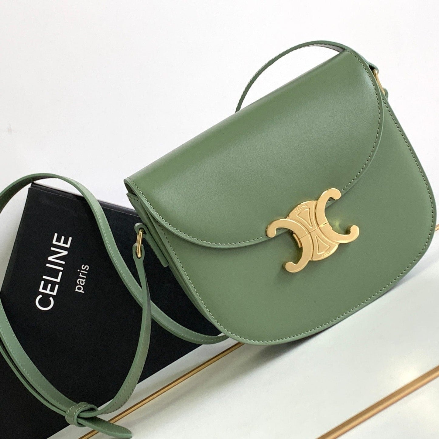 teen besace triomphe 18.5 khaki green calfskin