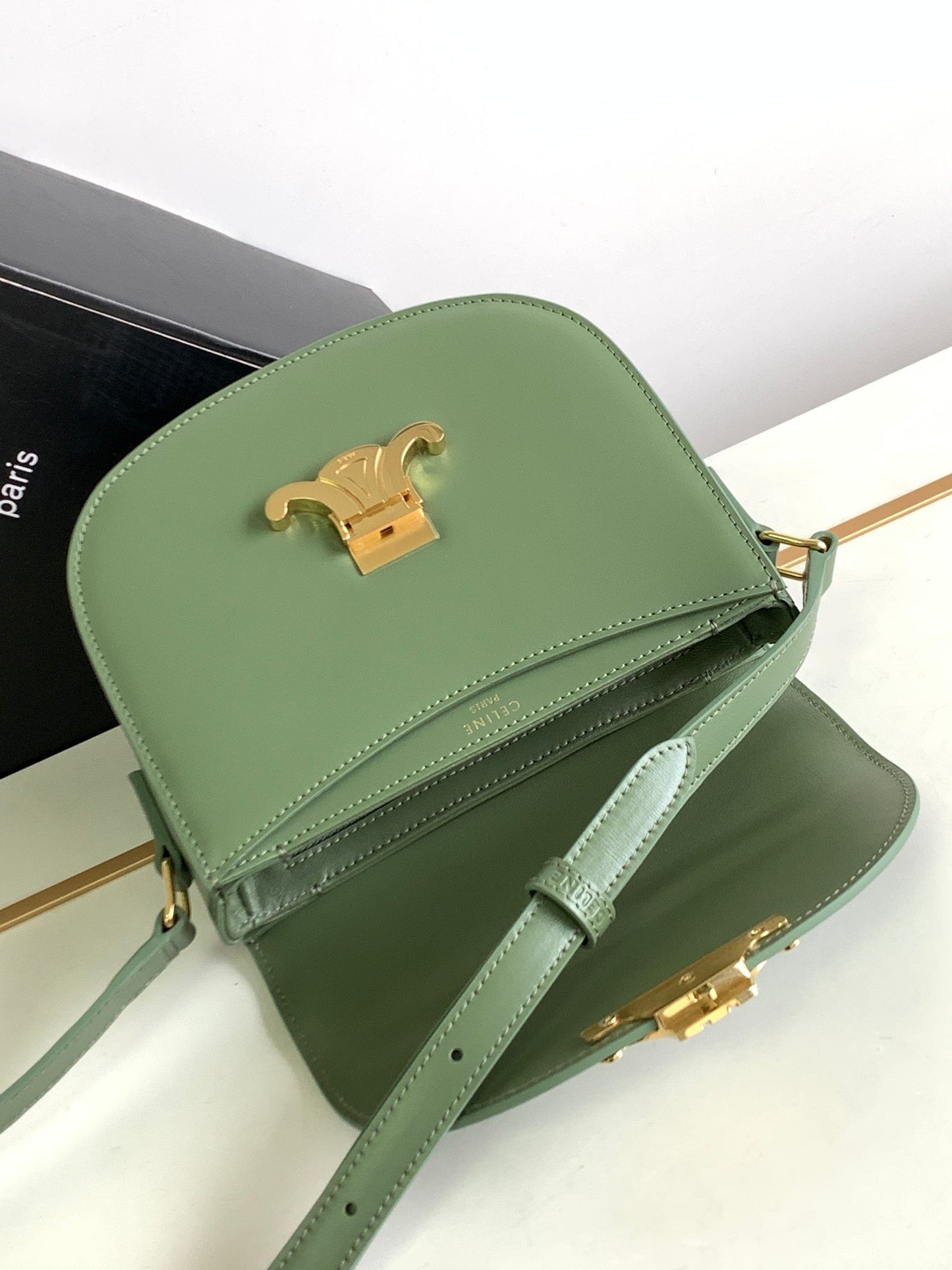 teen besace triomphe 18.5 khaki green calfskin