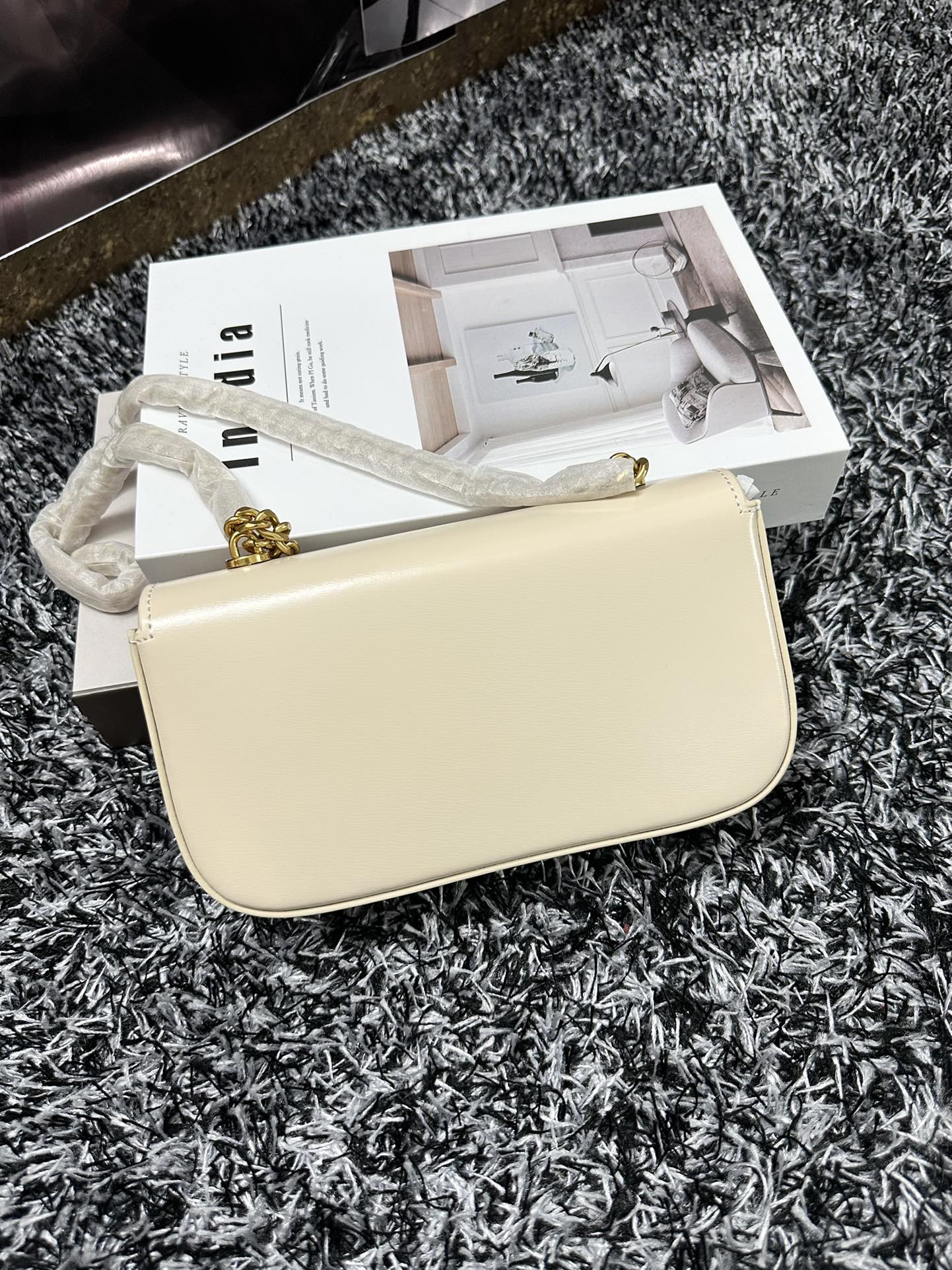 TRIPHOME 20 WHITE COWHIDE LEATHER CHAIN STRAP BAG