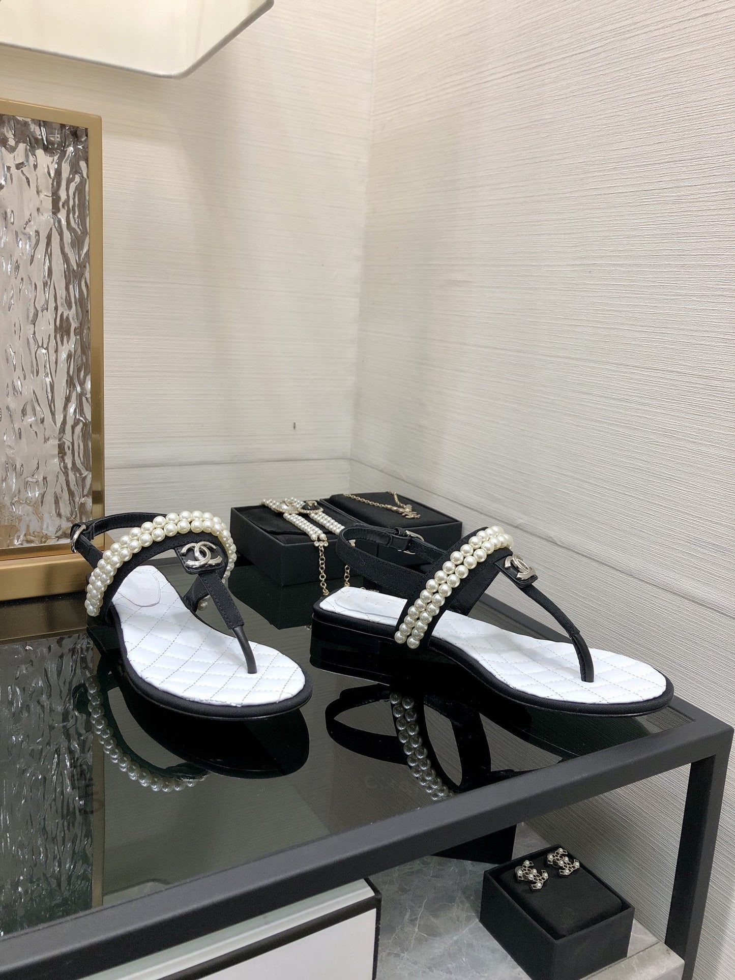 cc sandal white black lambskin mop