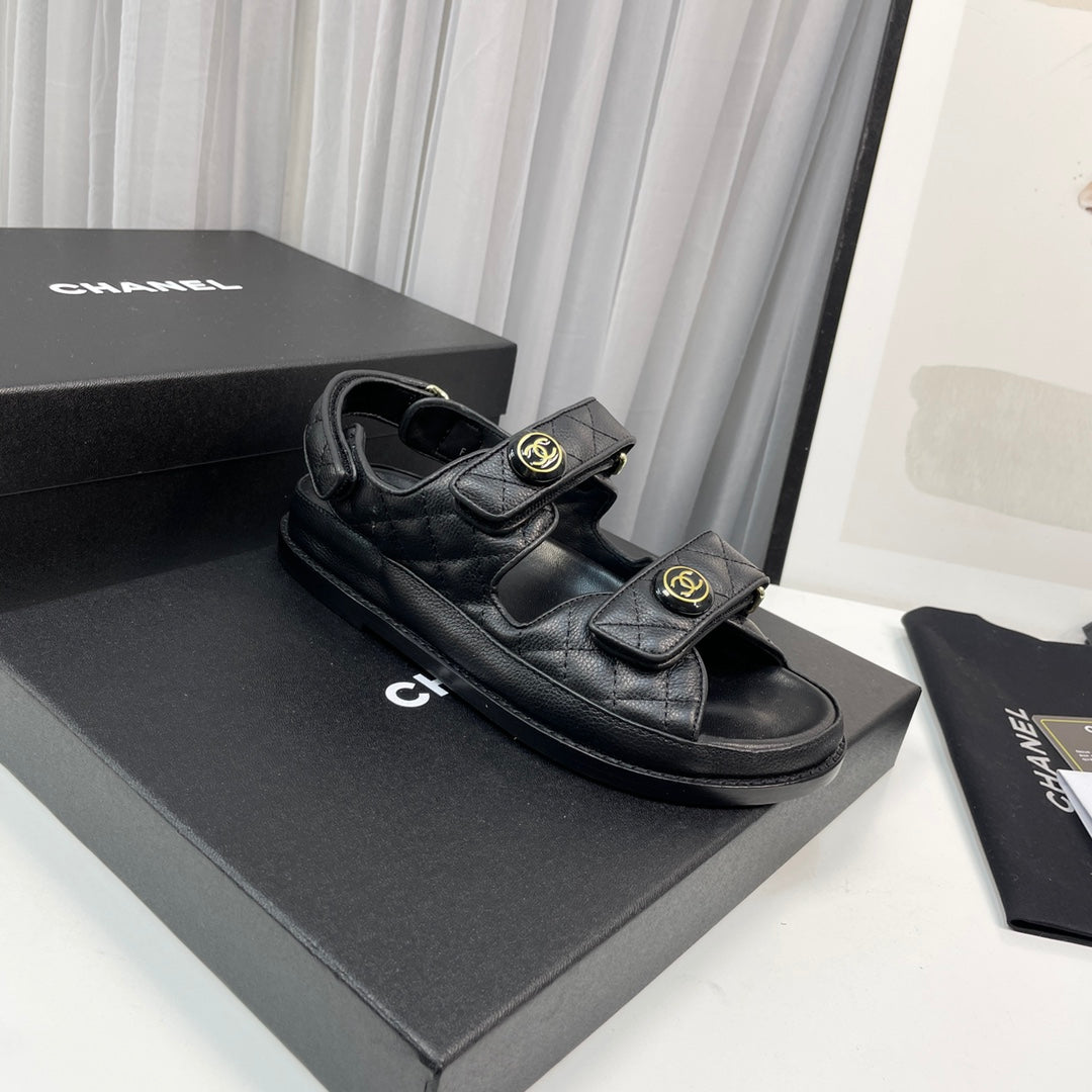 cc dad sandals black grained calfskin enamel logo