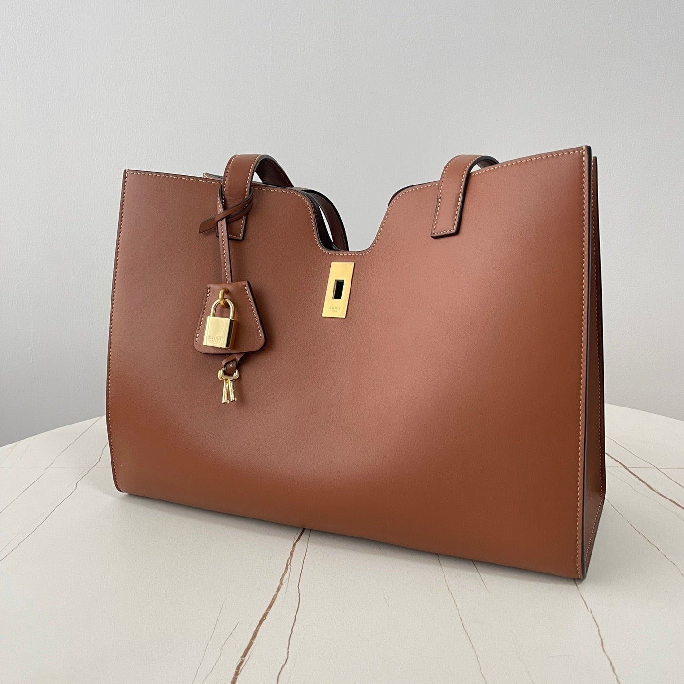 CABAS TRIOMPHE 37 CINNAMON BROWN IN SMOOTH CALFSKIN