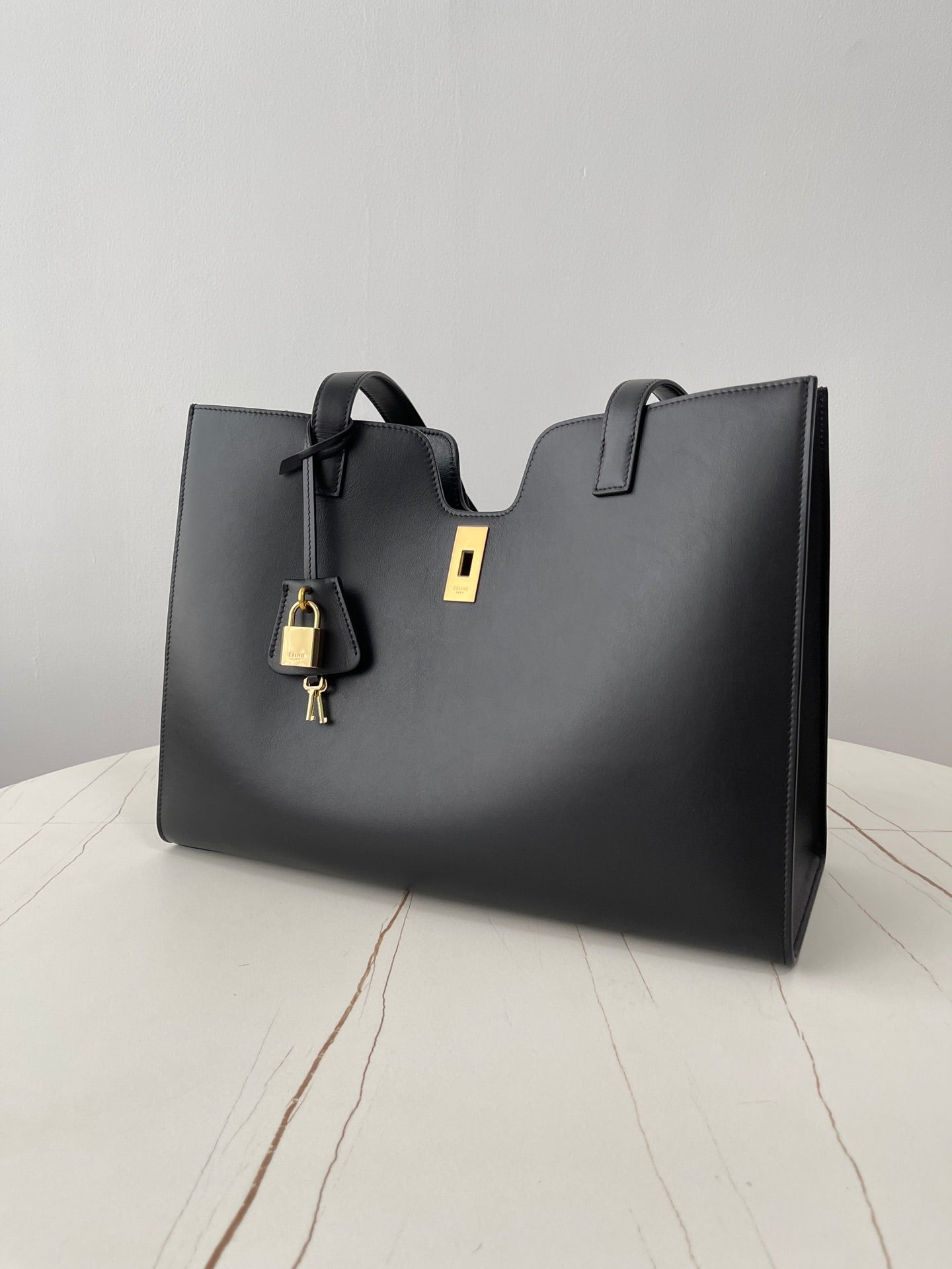 cabas 16 37cm black calfskin