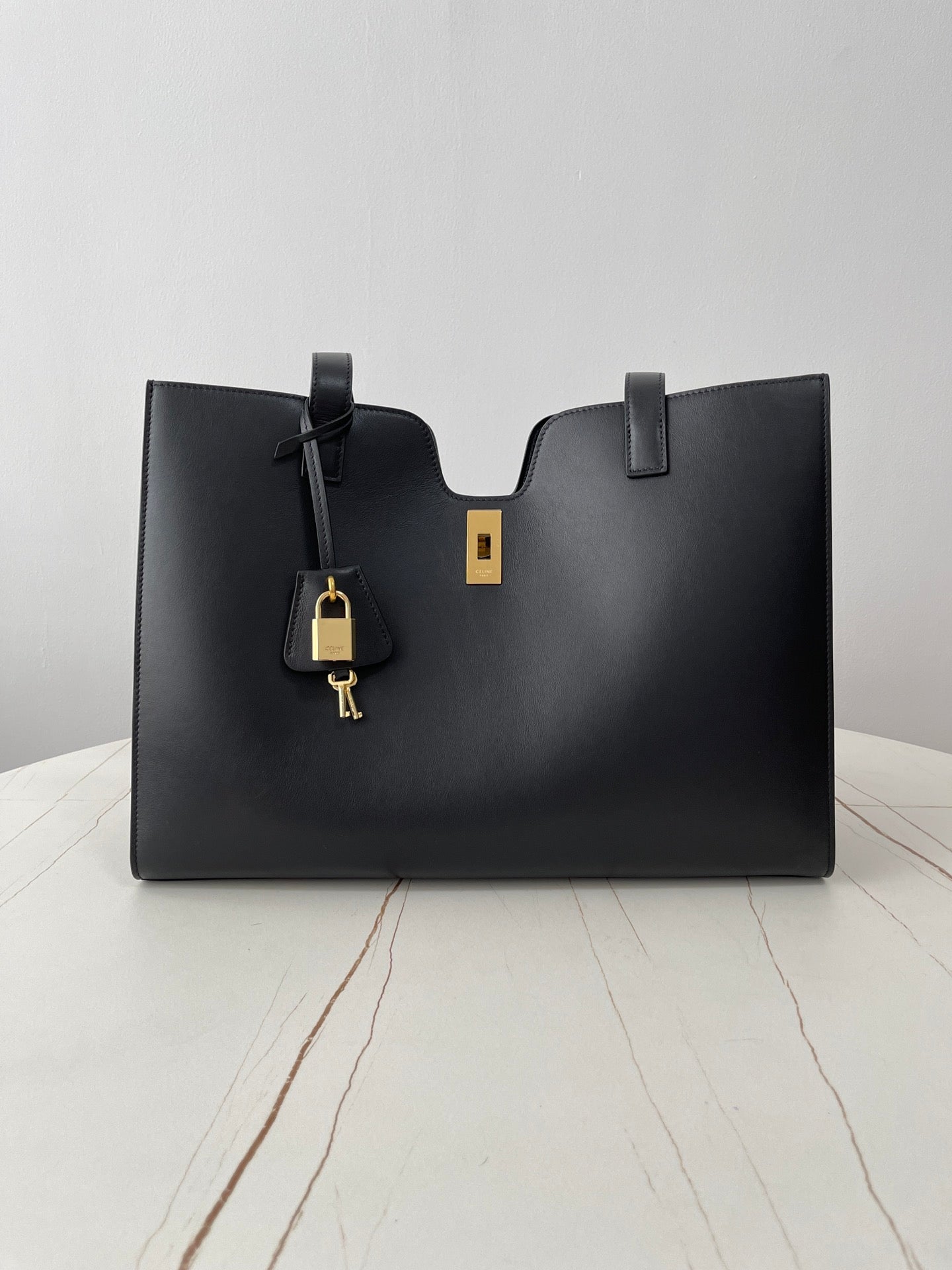 cabas 16 37cm black calfskin