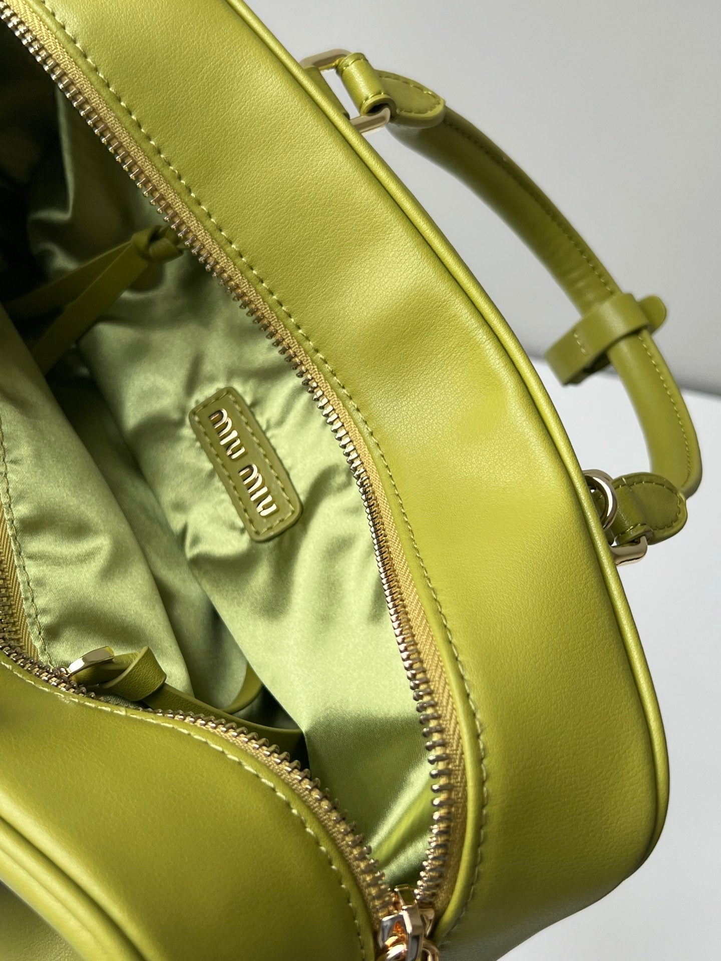 ARCADIE 27 BAG IN NEON YELLOW CALFSKIN