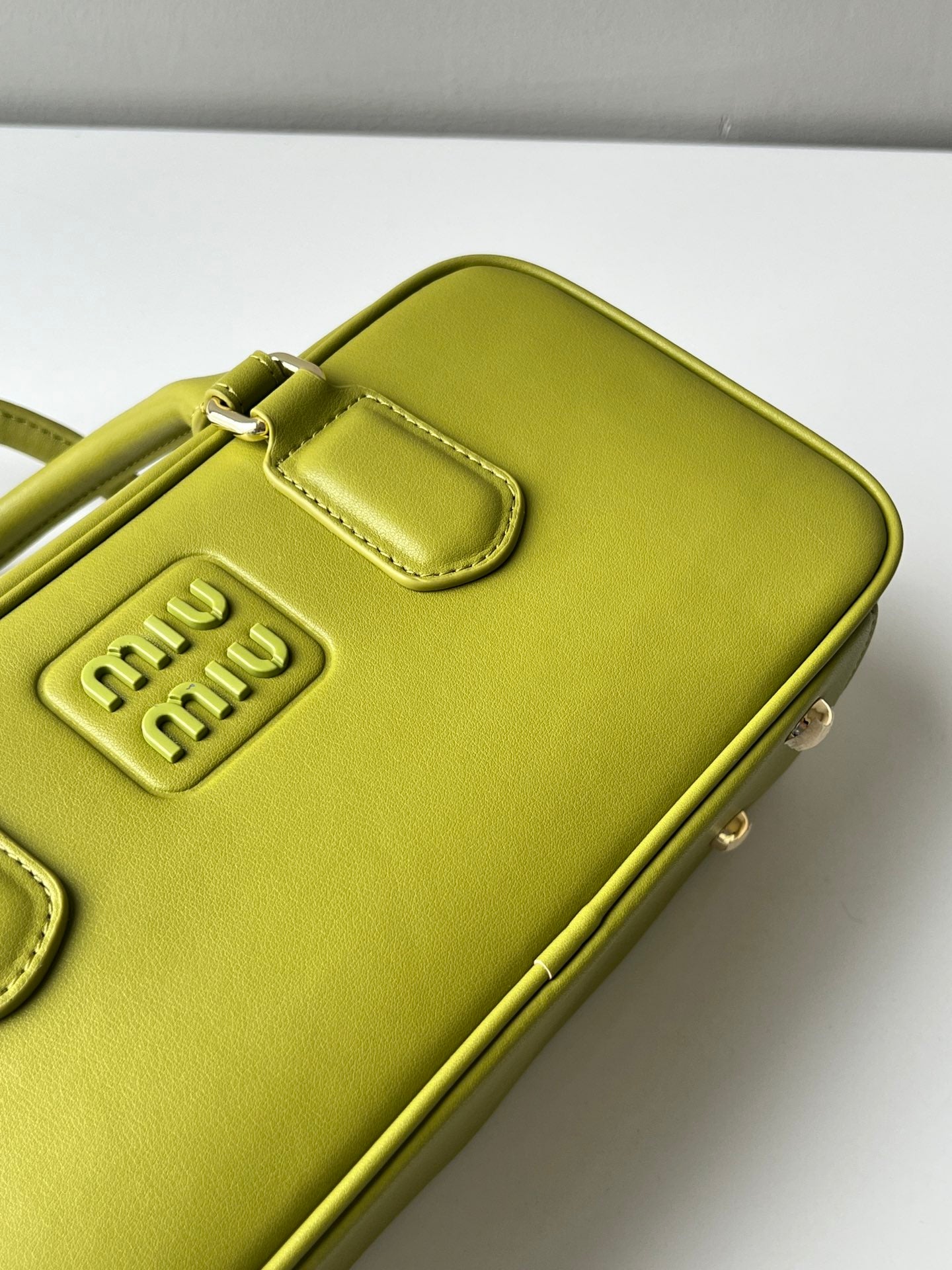 ARCADIE 27 BAG IN NEON YELLOW CALFSKIN