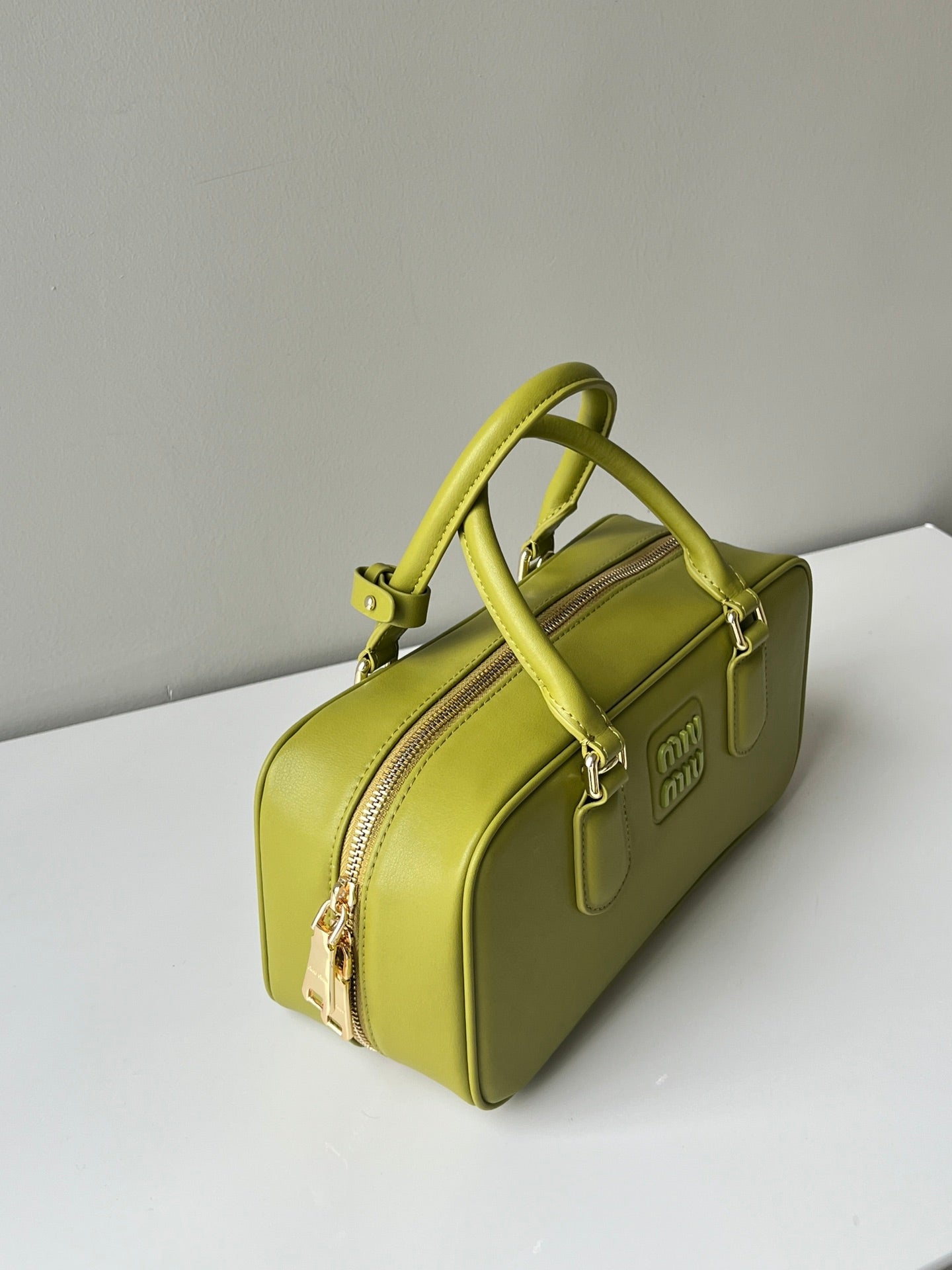 ARCADIE 27 BAG IN NEON YELLOW CALFSKIN