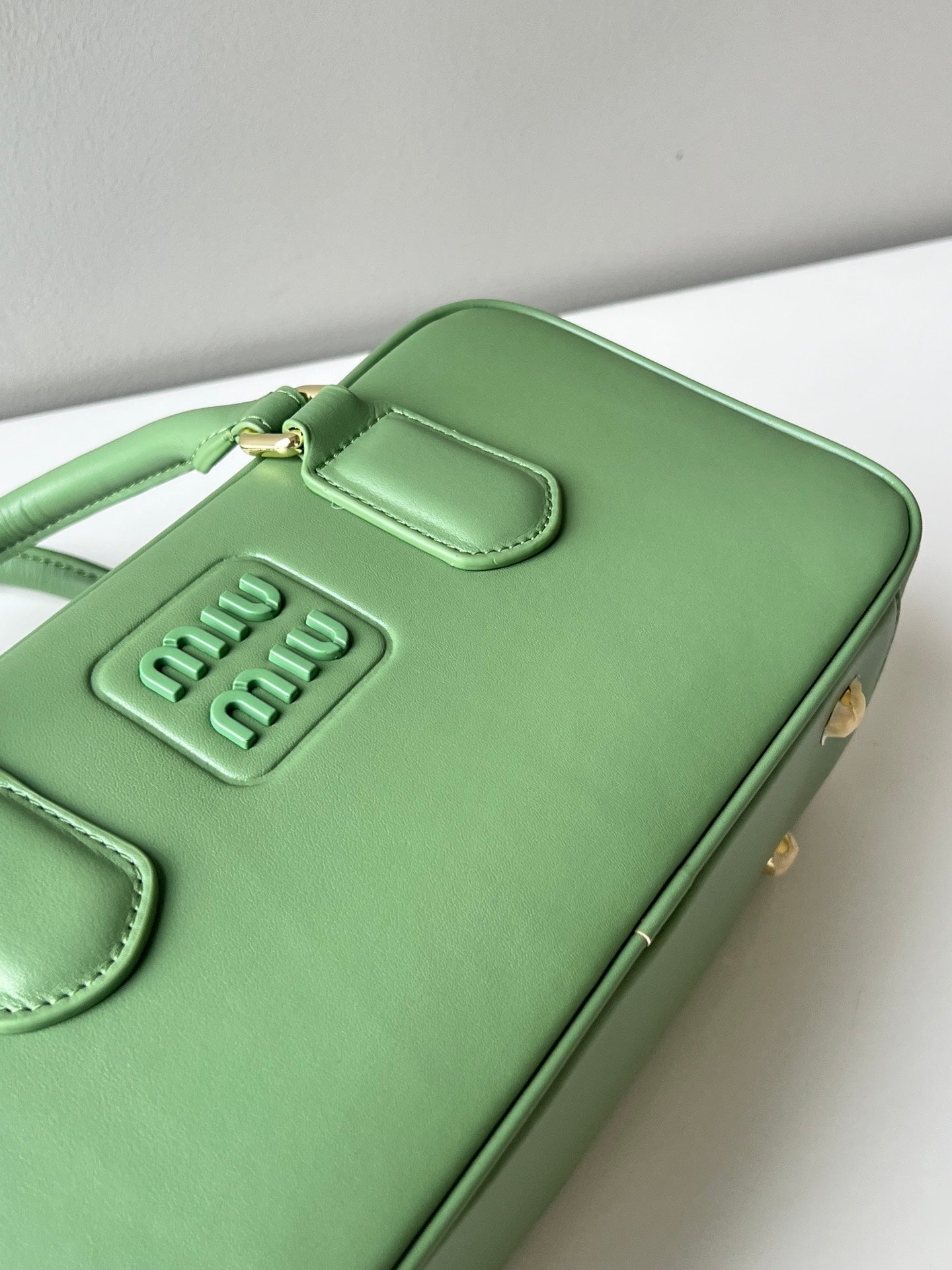 ARCADIE 27 BAG IN EMERALD GREEN CALFSKIN