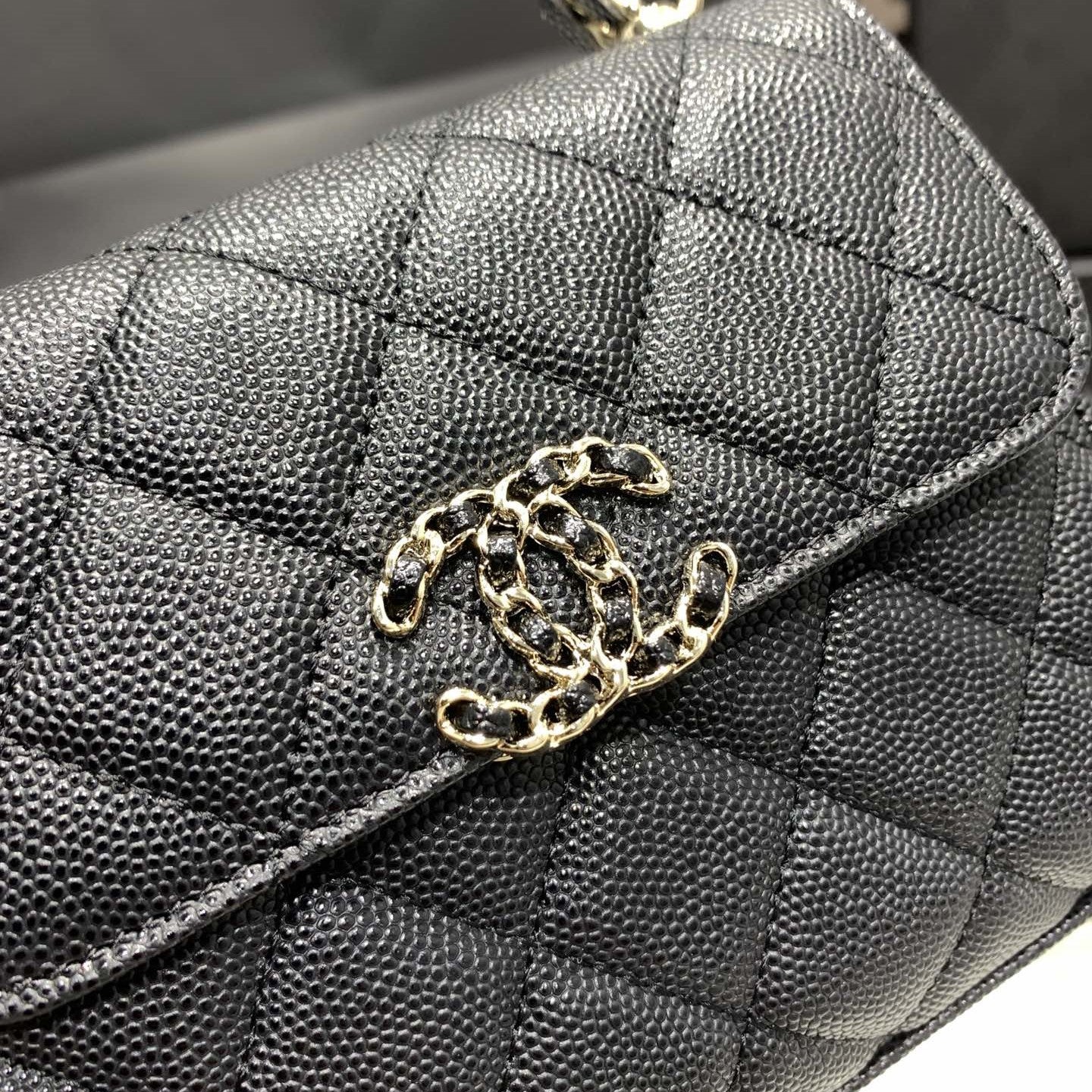 23P Flap Bag 15cm Black Caviar Gold Hardware