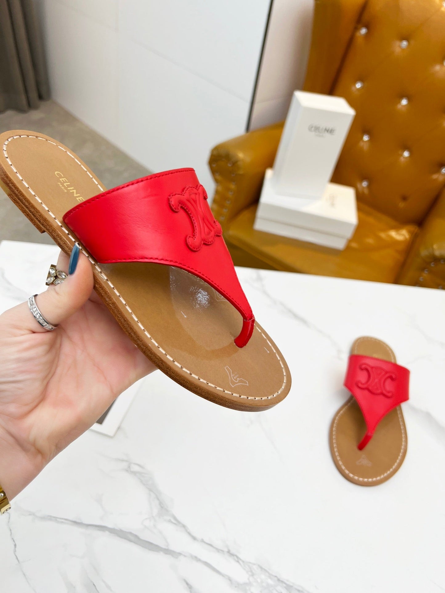 THONG MULE IN CHERRY RED CALFSKIN