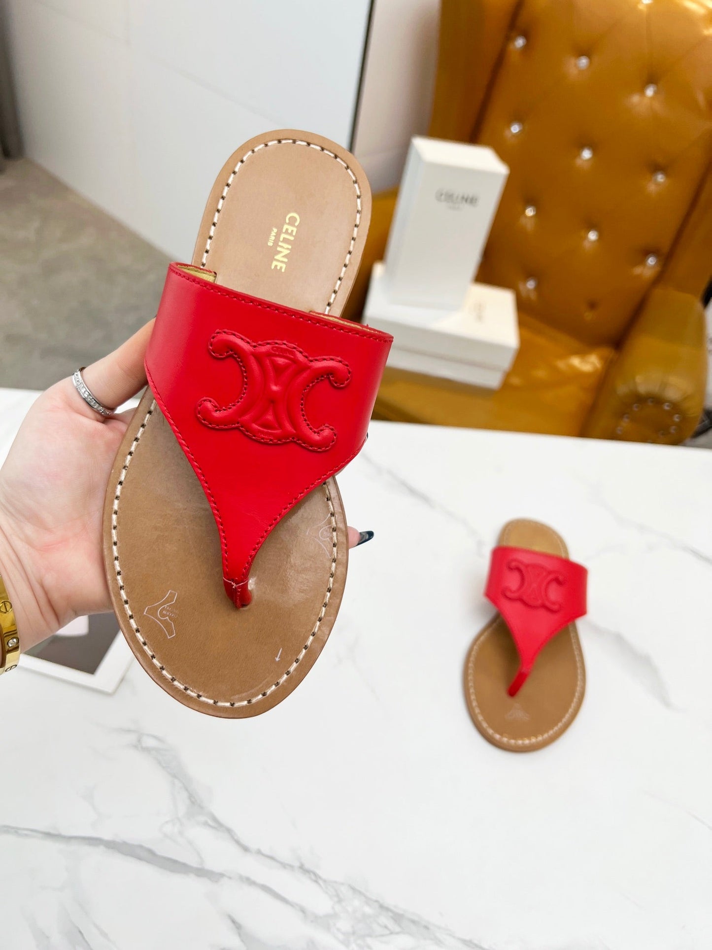 THONG MULE IN CHERRY RED CALFSKIN