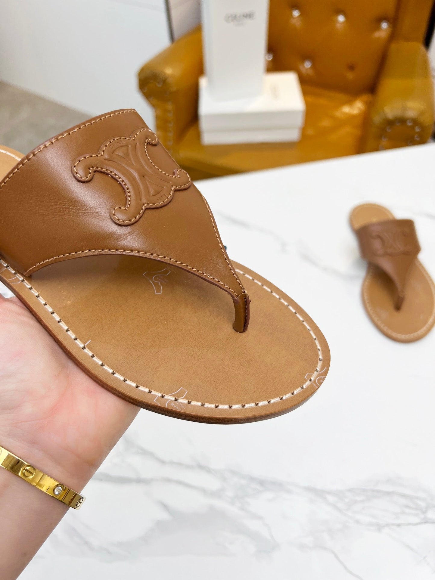 THONG MULE IN BRONZE BROWN CALFSKIN