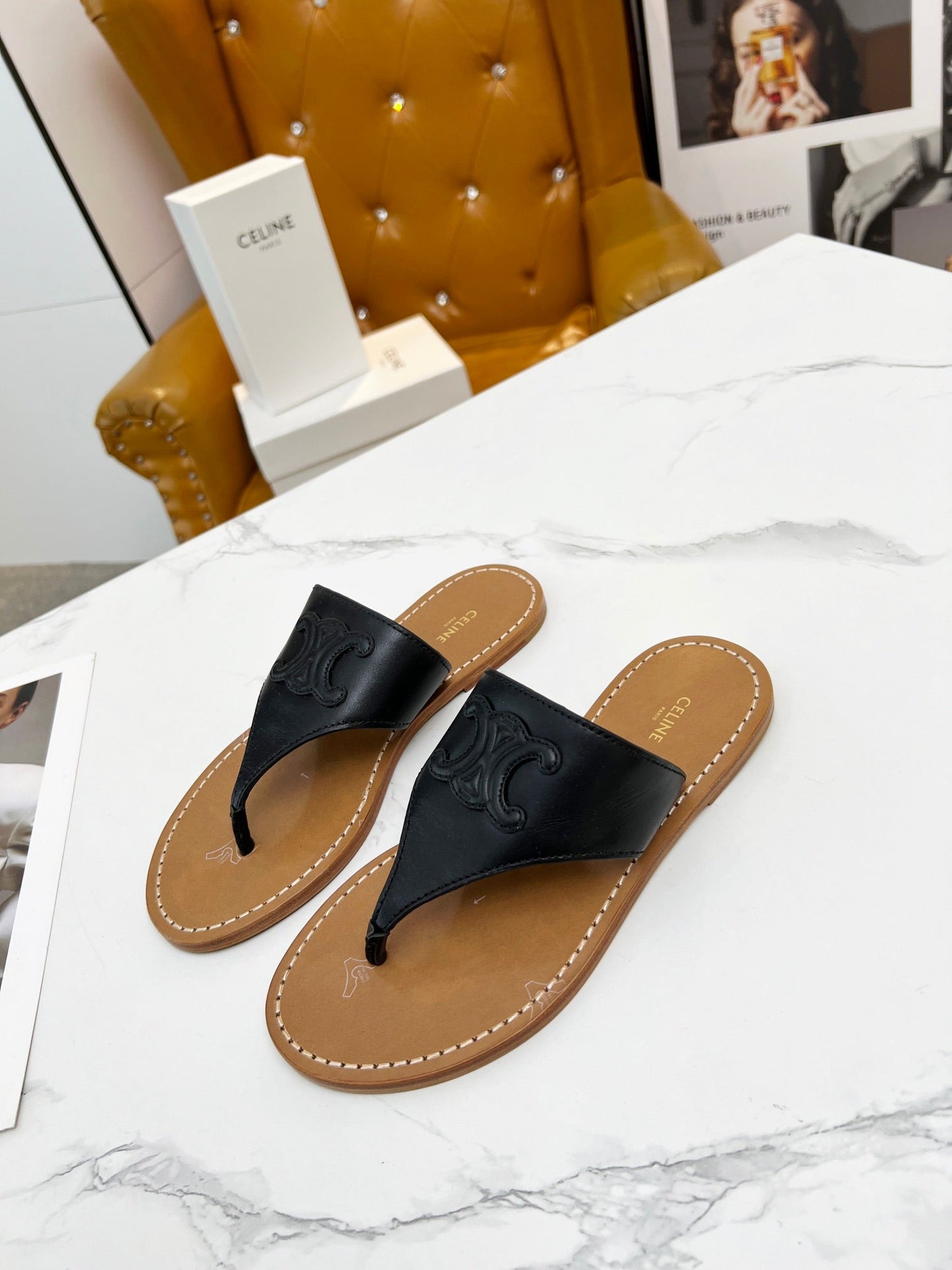 THONG MULE IN BLACK CALFSKIN