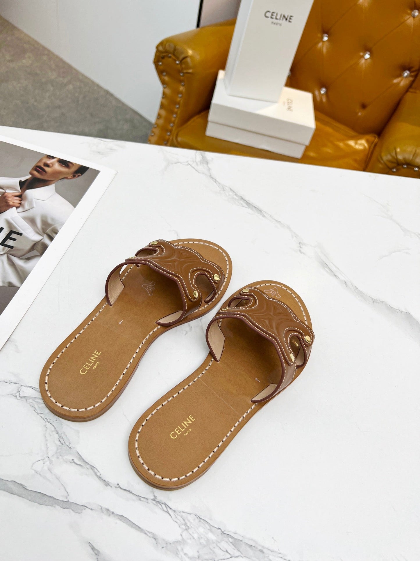 TRIOMPHE SLIDE IN BRONZE BROWN CALFSKIN