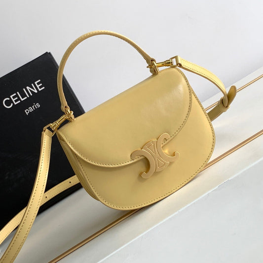 TEEN CHAIN BESACE TRIOMPHE 15.5CM YELLOW CALFSKIN