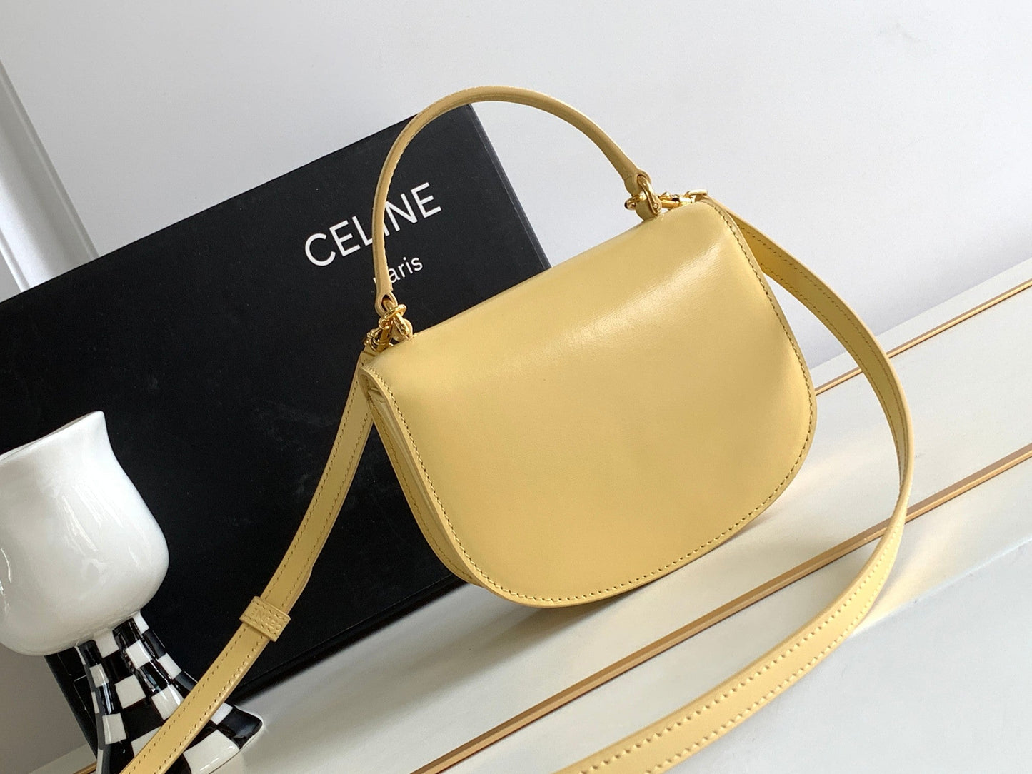 TEEN CHAIN BESACE TRIOMPHE 15.5CM YELLOW CALFSKIN