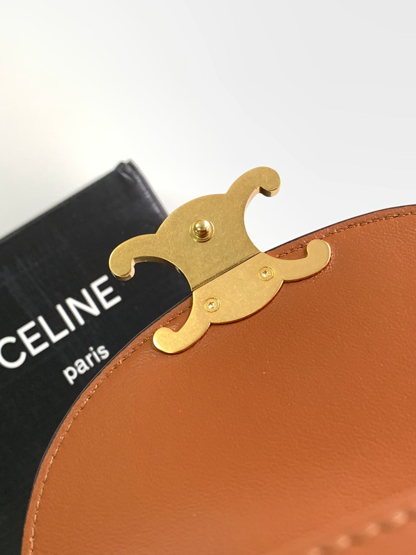 TEEN CHAIN BESACE TRIOMPHE 15.5CM BROWN MONOGRAM AND CALFSKIN TAN