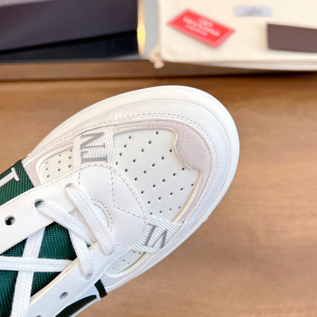 VL7N LOW-TOP WHITE CALFSKIN AND PINE GREEN FABRIC SNEAKER WITH BANDS