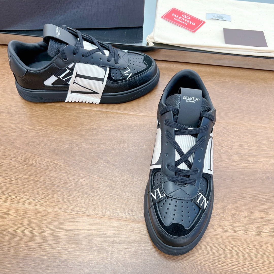 VL7N LOW-TOP BLACK CALFSKIN AND WHITE FABRIC SNEAKER WITH BANDS