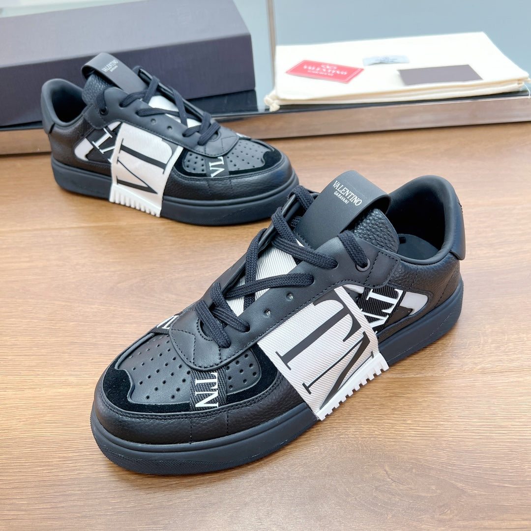 VL7N LOW-TOP BLACK CALFSKIN AND WHITE FABRIC SNEAKER WITH BANDS