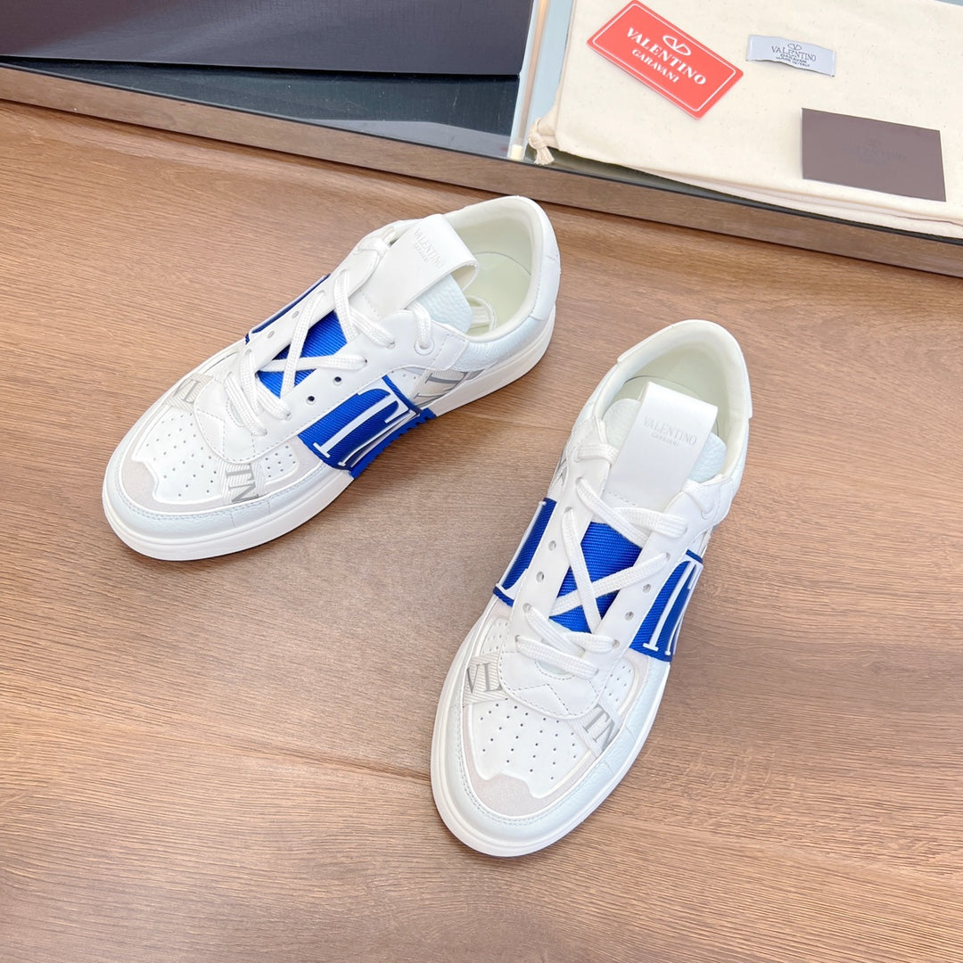 VL7N LOW-TOP WHITE CALFSKIN AND COBALT BLUE FABRIC SNEAKER WITH BANDS