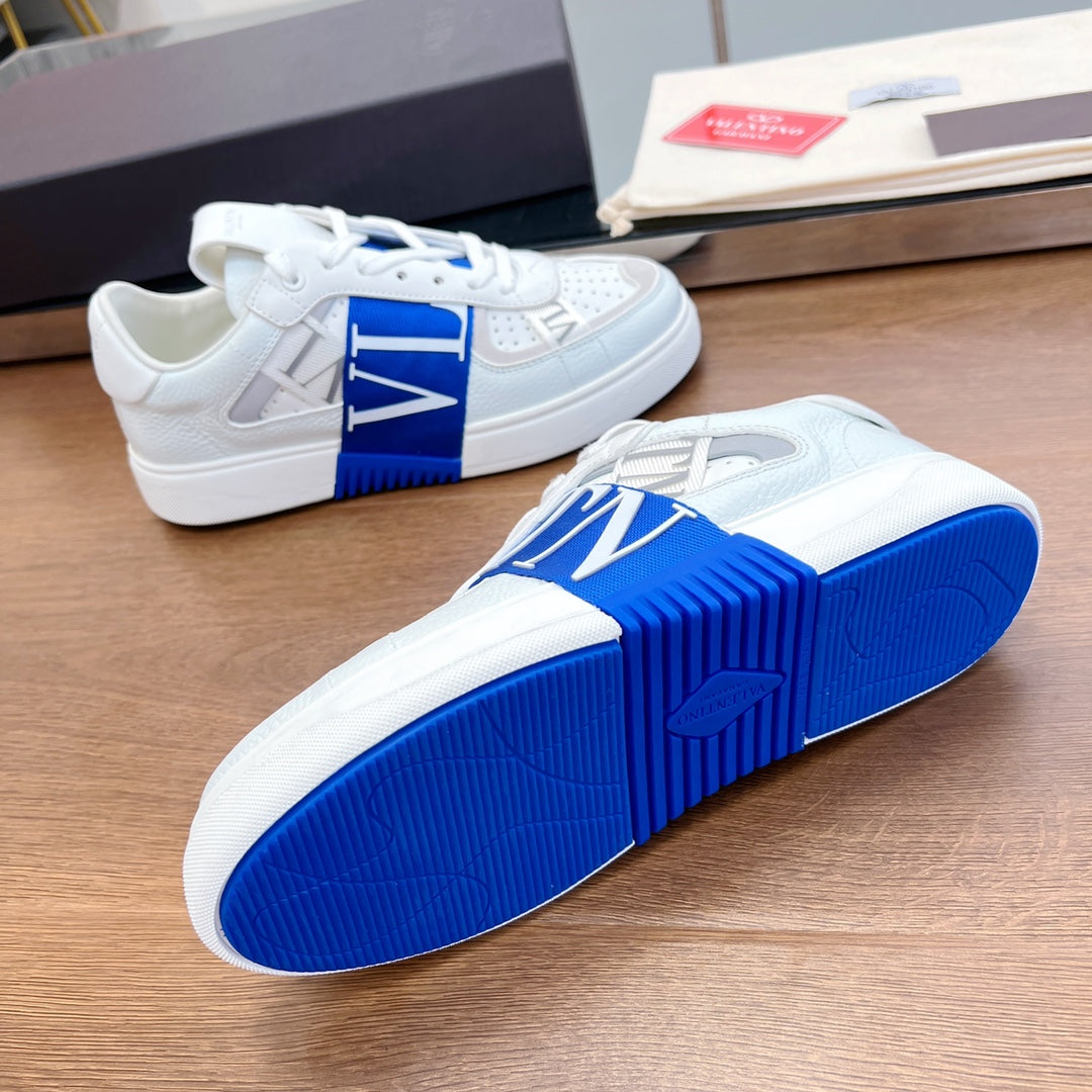 VL7N LOW-TOP WHITE CALFSKIN AND COBALT BLUE FABRIC SNEAKER WITH BANDS