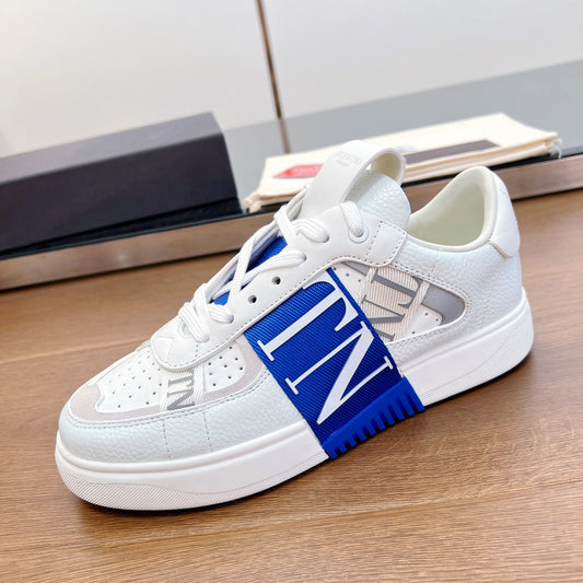 VL7N LOW-TOP WHITE CALFSKIN AND COBALT BLUE FABRIC SNEAKER WITH BANDS