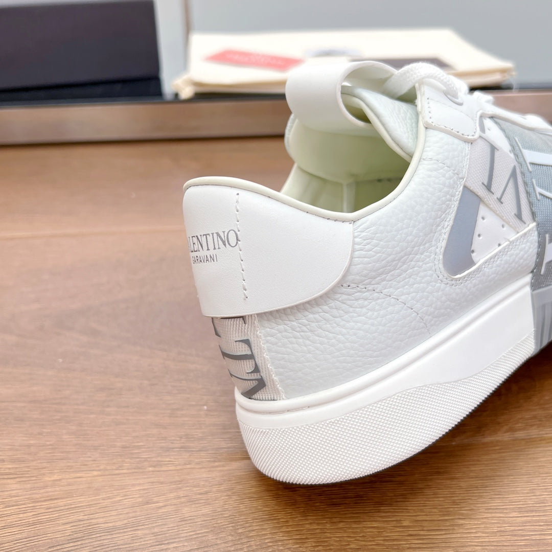 VL7N LOW-TOP WHITE CALFSKIN AND GREY FABRIC SNEAKER WITH BANDS