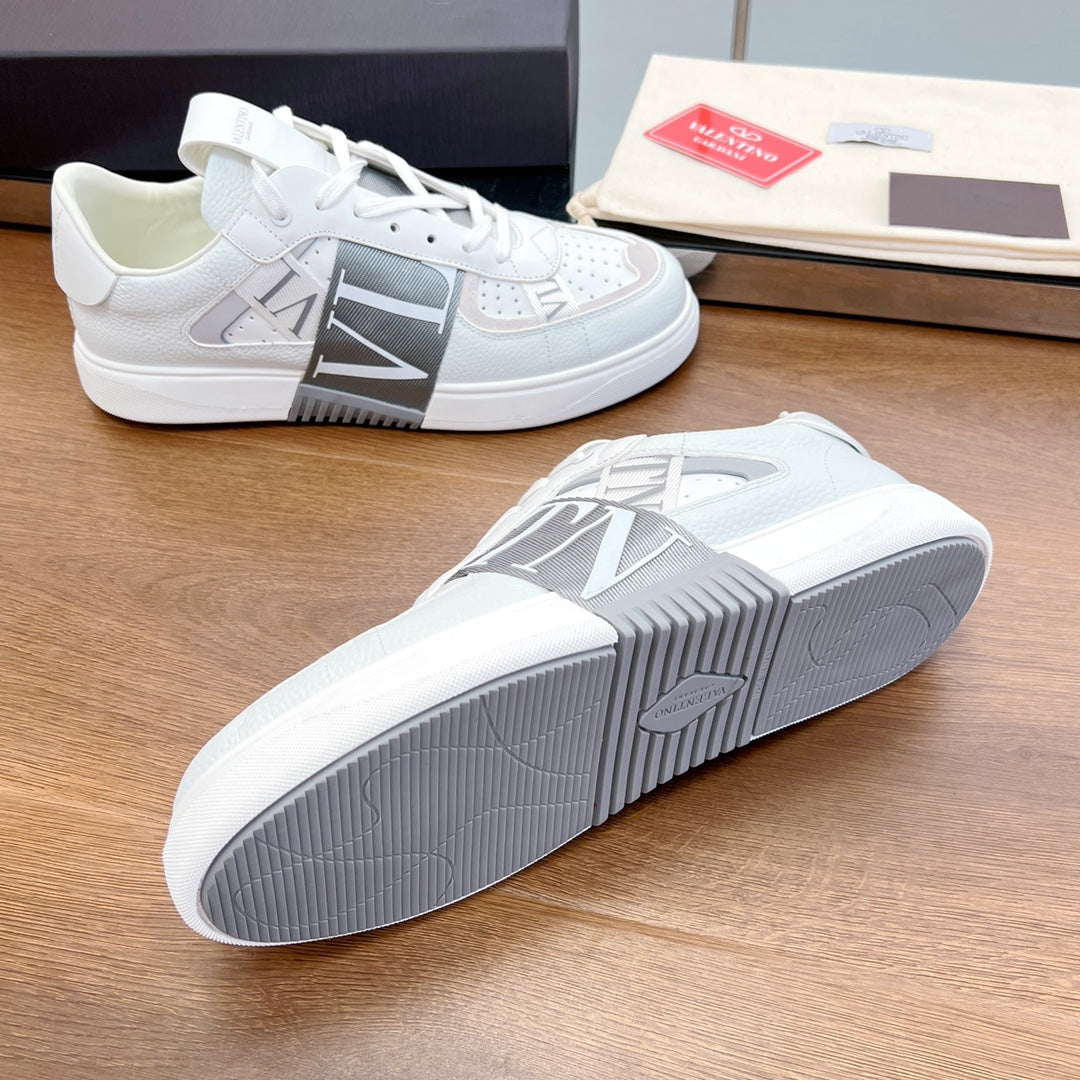 VL7N LOW-TOP WHITE CALFSKIN AND GREY FABRIC SNEAKER WITH BANDS