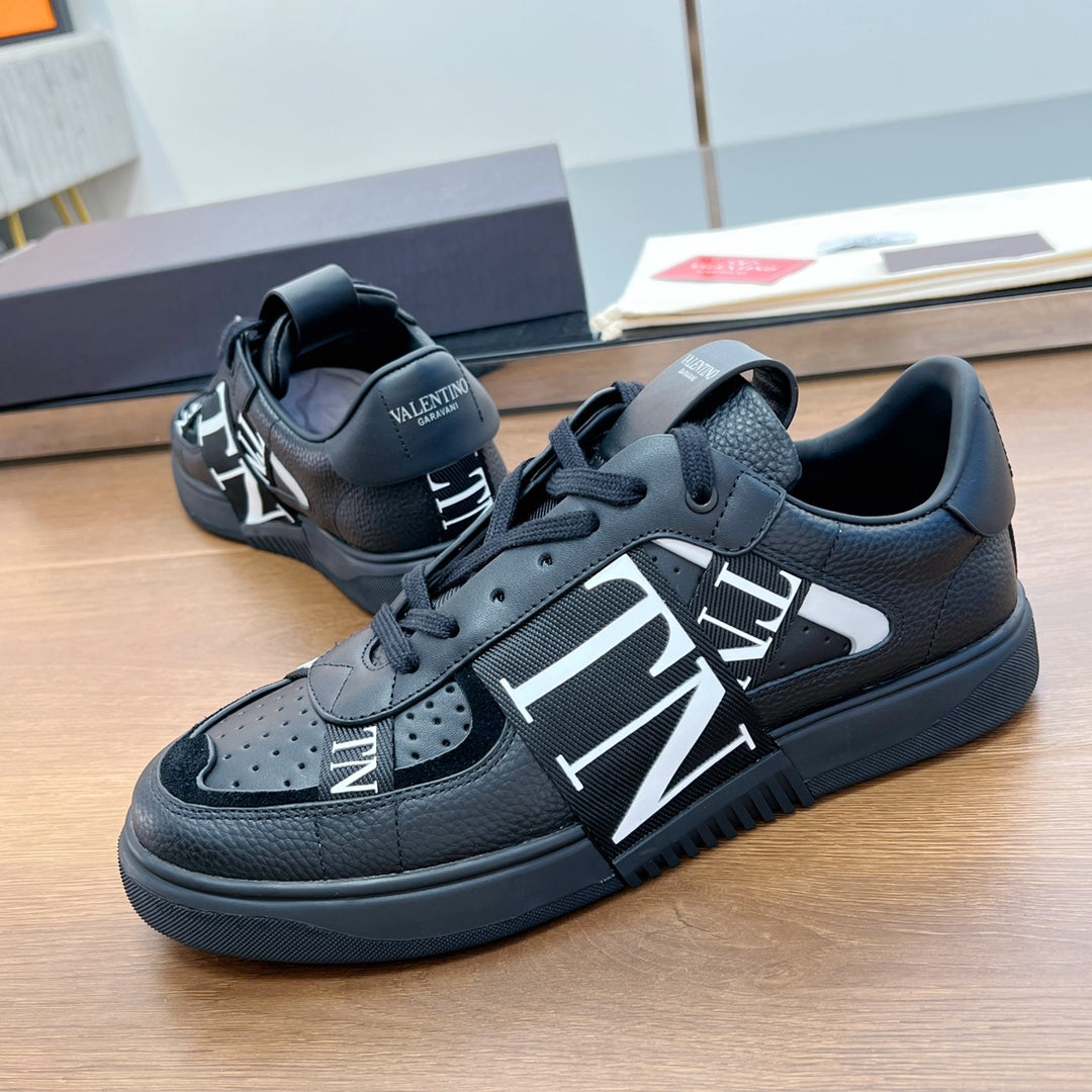 VL7N LOW-TOP BLACK CALFSKIN AND FABRIC SNEAKER WITH BANDS