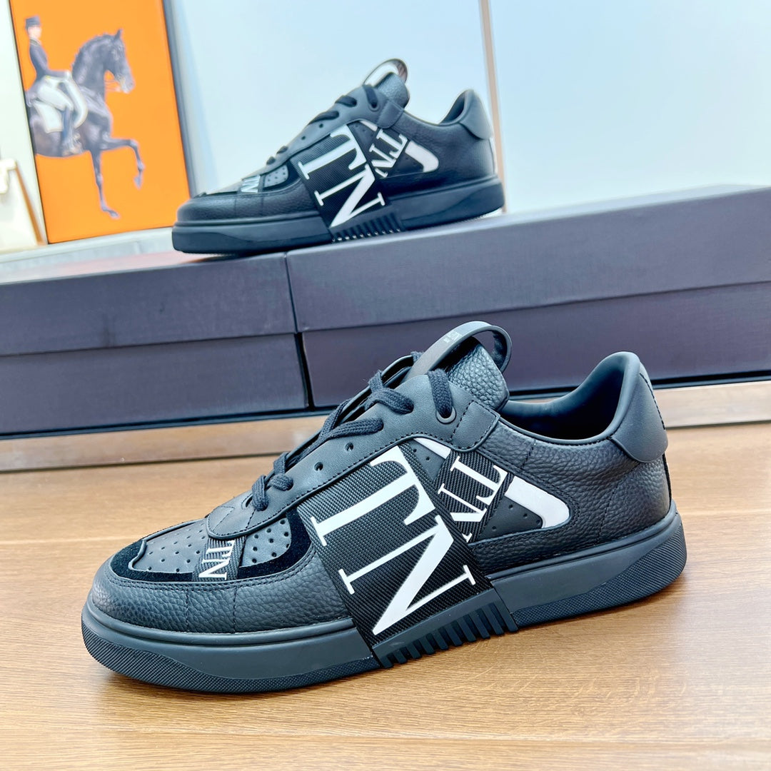 VL7N LOW-TOP BLACK CALFSKIN AND FABRIC SNEAKER WITH BANDS