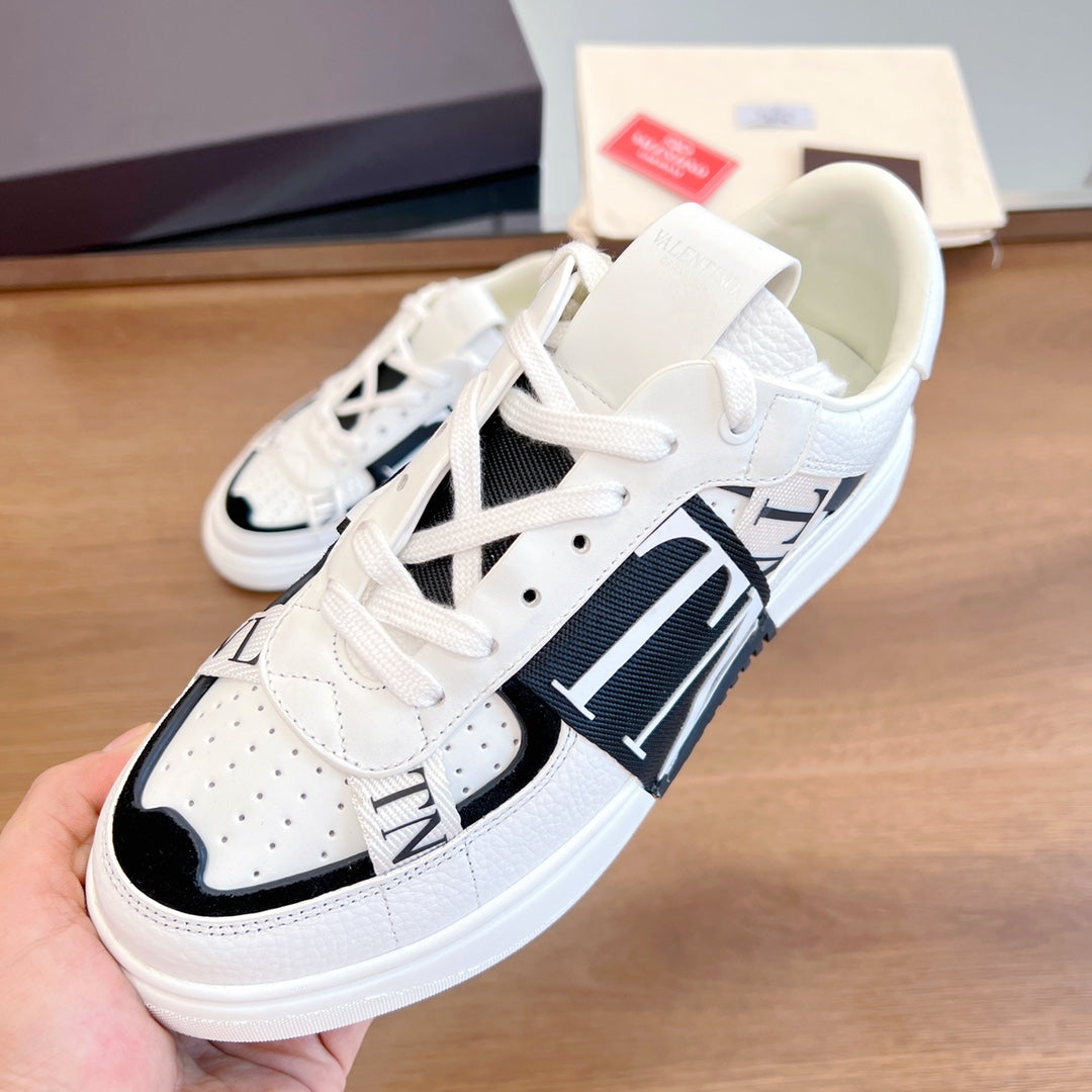 VL7N LOW-TOP WHITE CALFSKIN AND BLACK FABRIC SNEAKER WITH BANDS