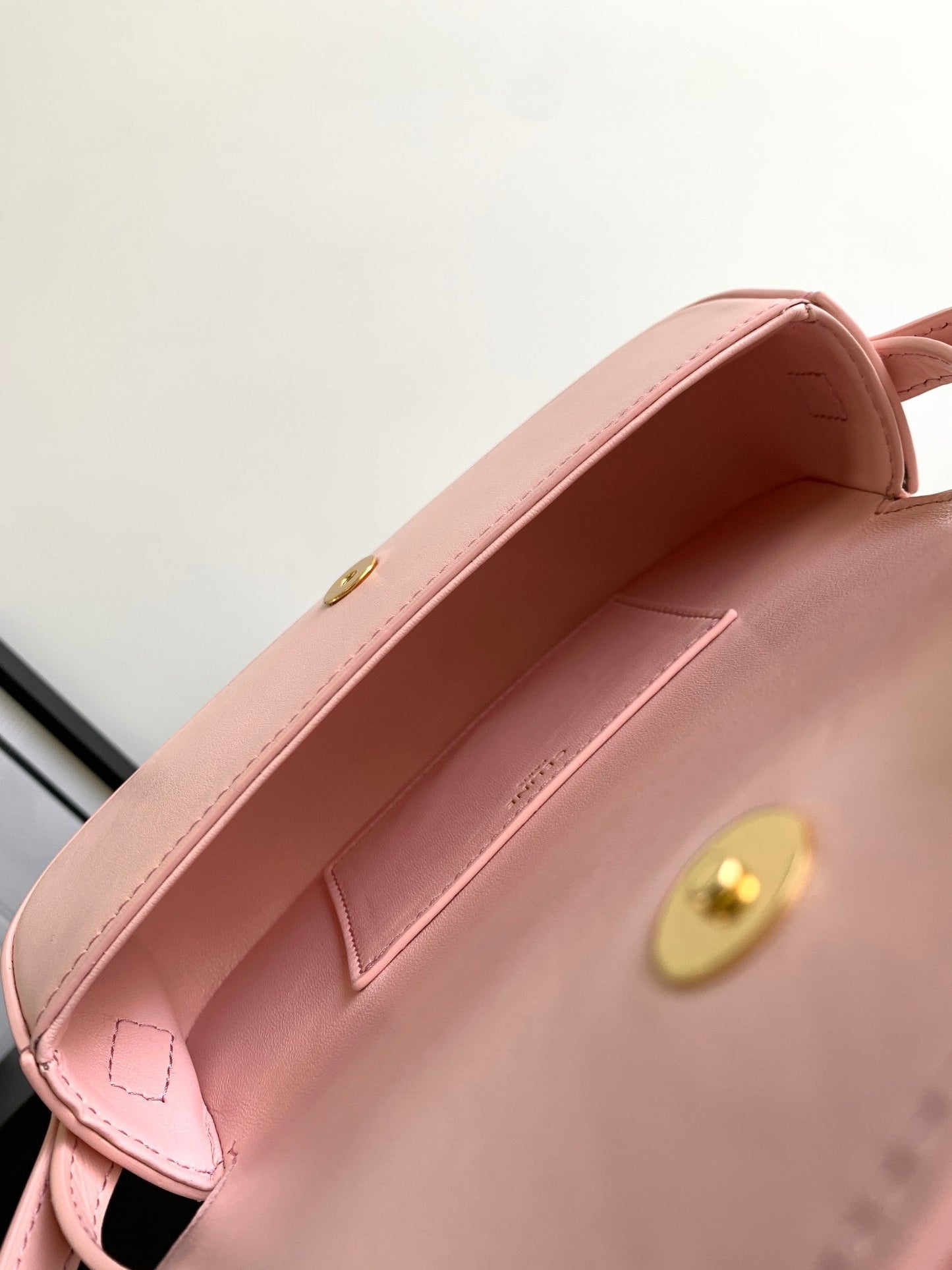 MINI TABOU CLUTCH 18 CALFSKIN SAKURA PINK