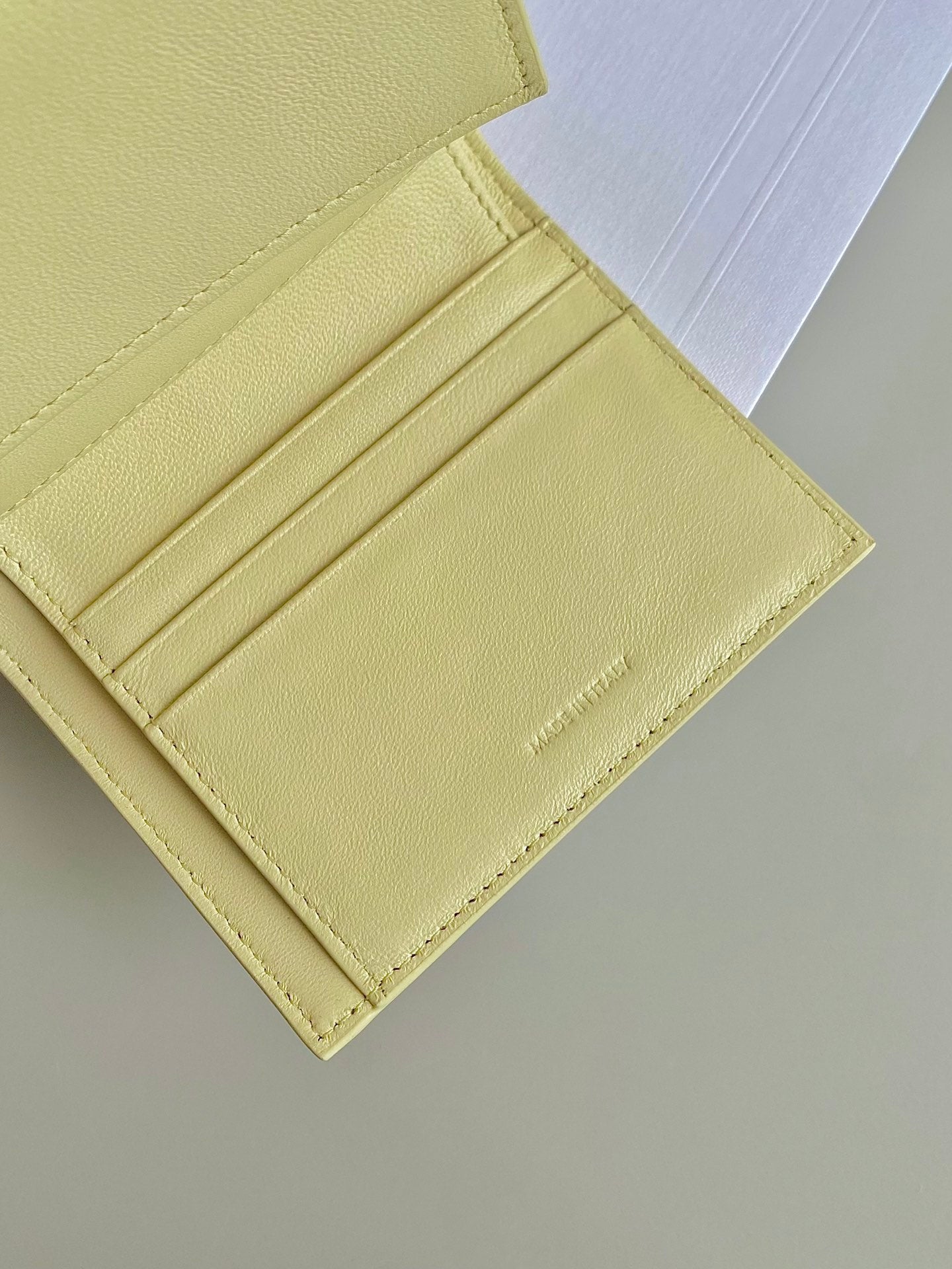 TRIPHOME 10 TRIFOLD WALLET CALFSKIN YELLOW PASTEL