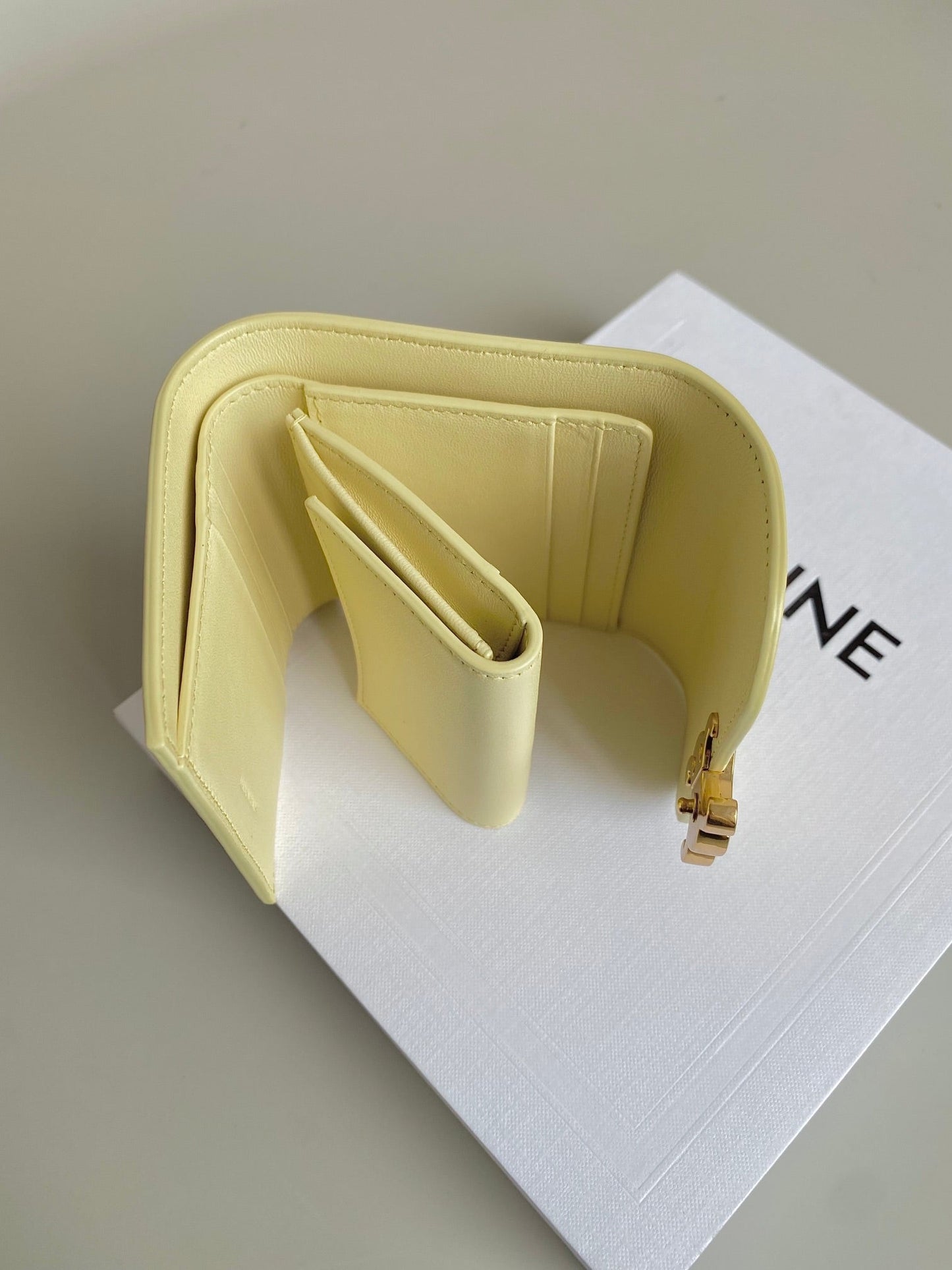 TRIPHOME 10 TRIFOLD WALLET CALFSKIN YELLOW PASTEL