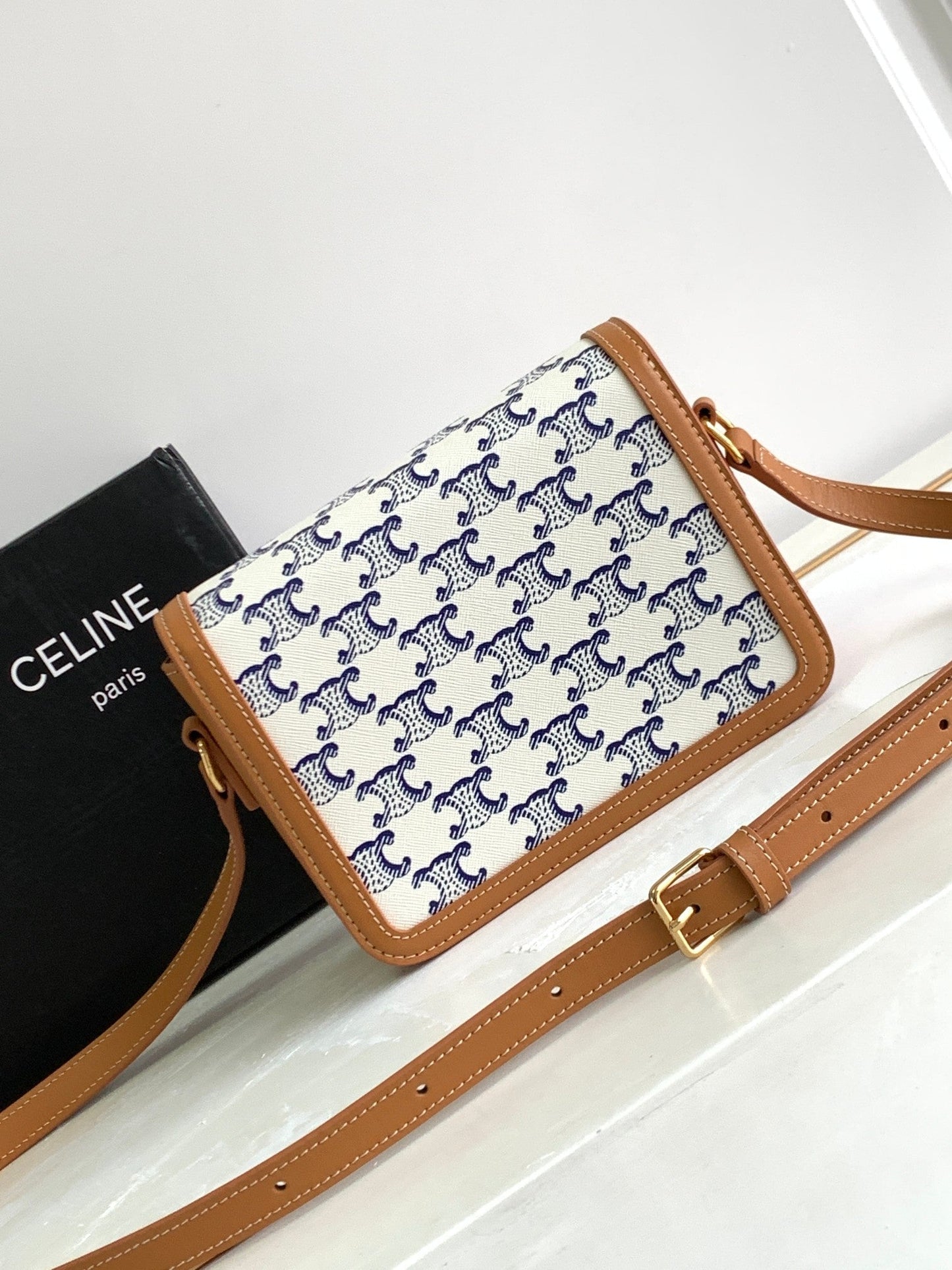 TEEN TRIOMPHE 18.5 WHITE BLUE MONOGRAM CANVAS BROWN CALFSKIN